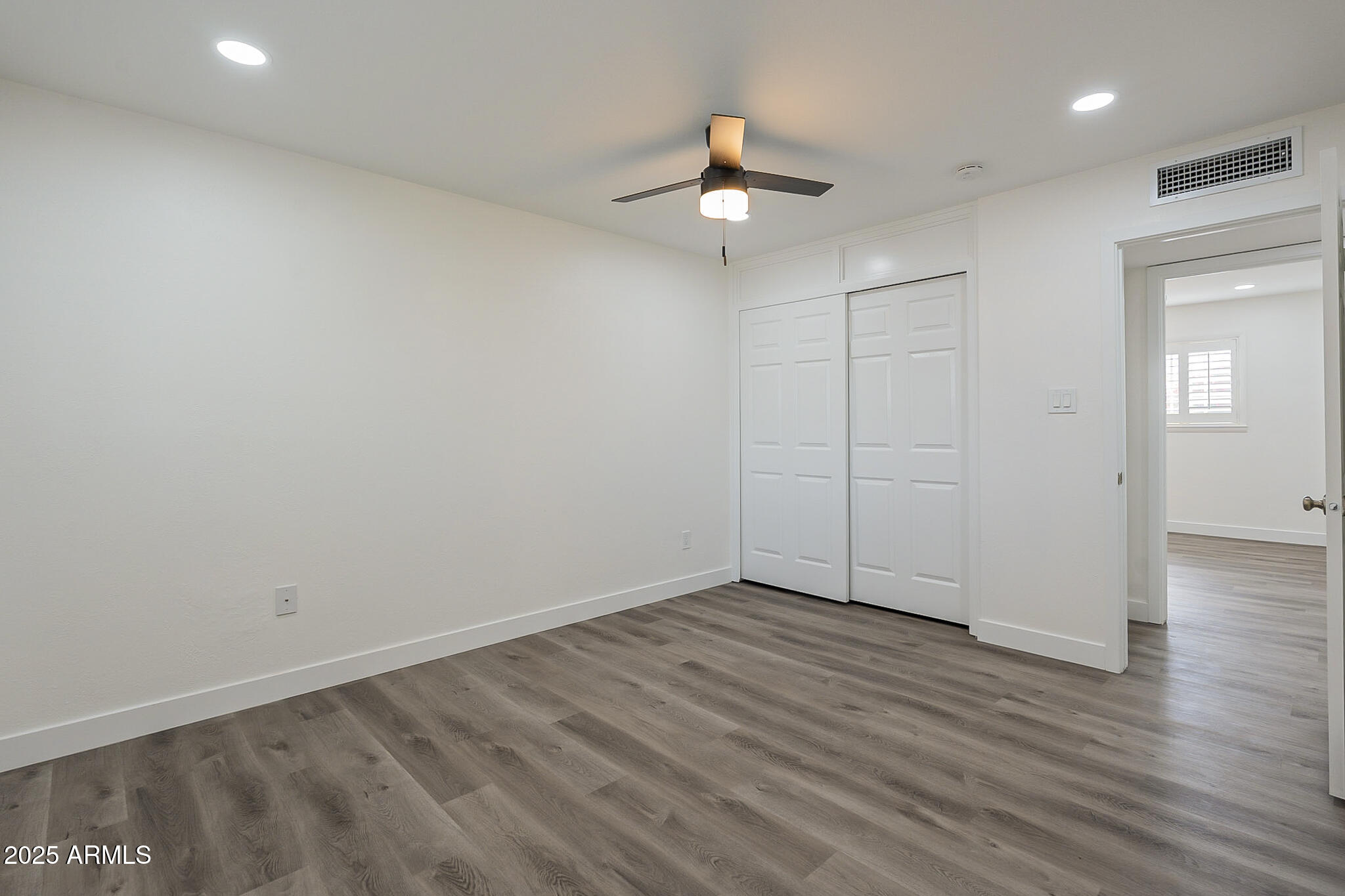 8124 E WHITTON Avenue