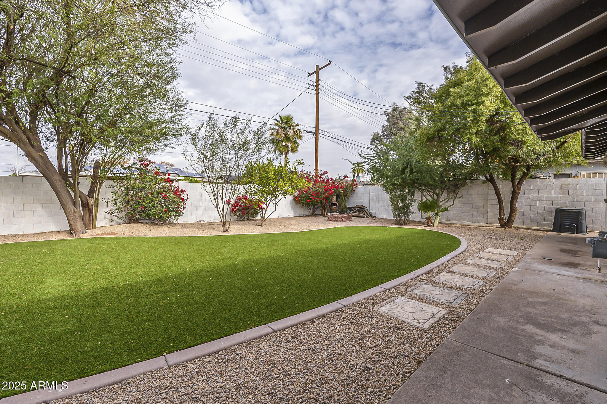 8124 E WHITTON Avenue