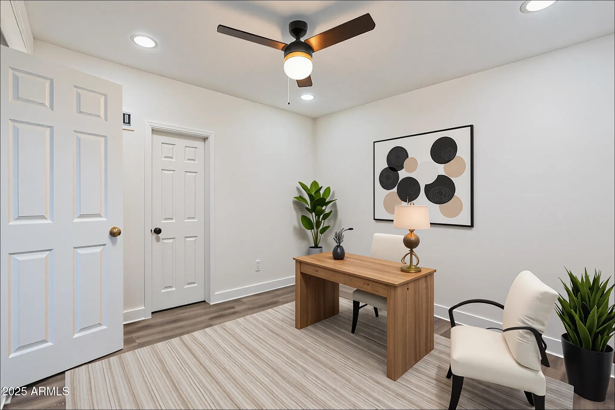 8124 E WHITTON Avenue