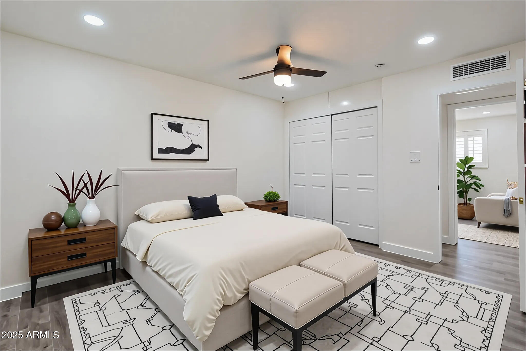 8124 E WHITTON Avenue