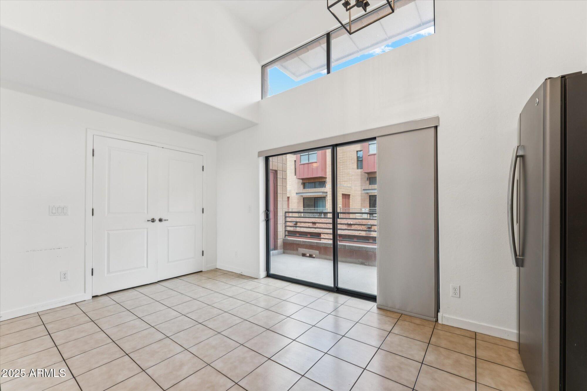 330 S FARMER Avenue, 115