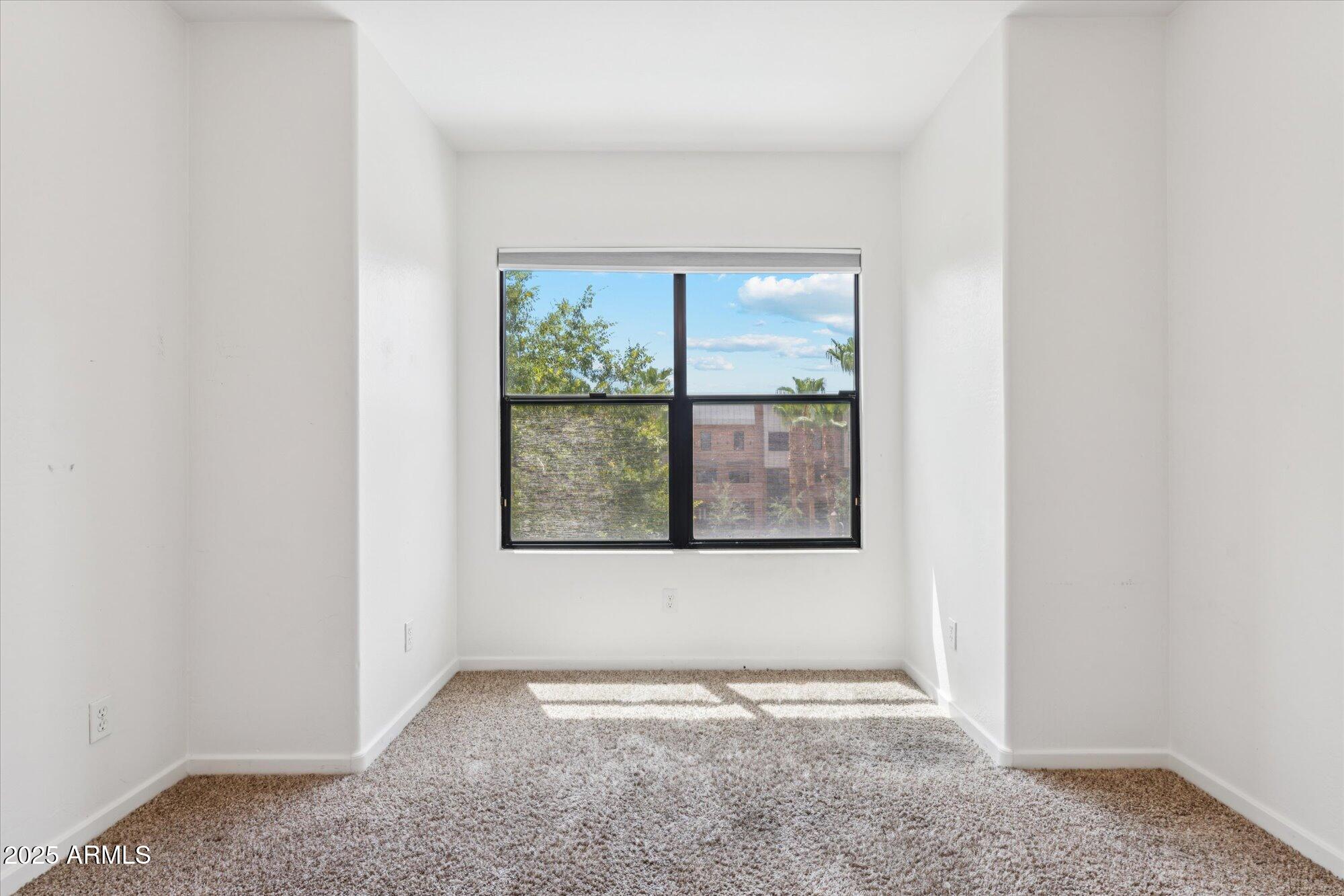 330 S FARMER Avenue, 115