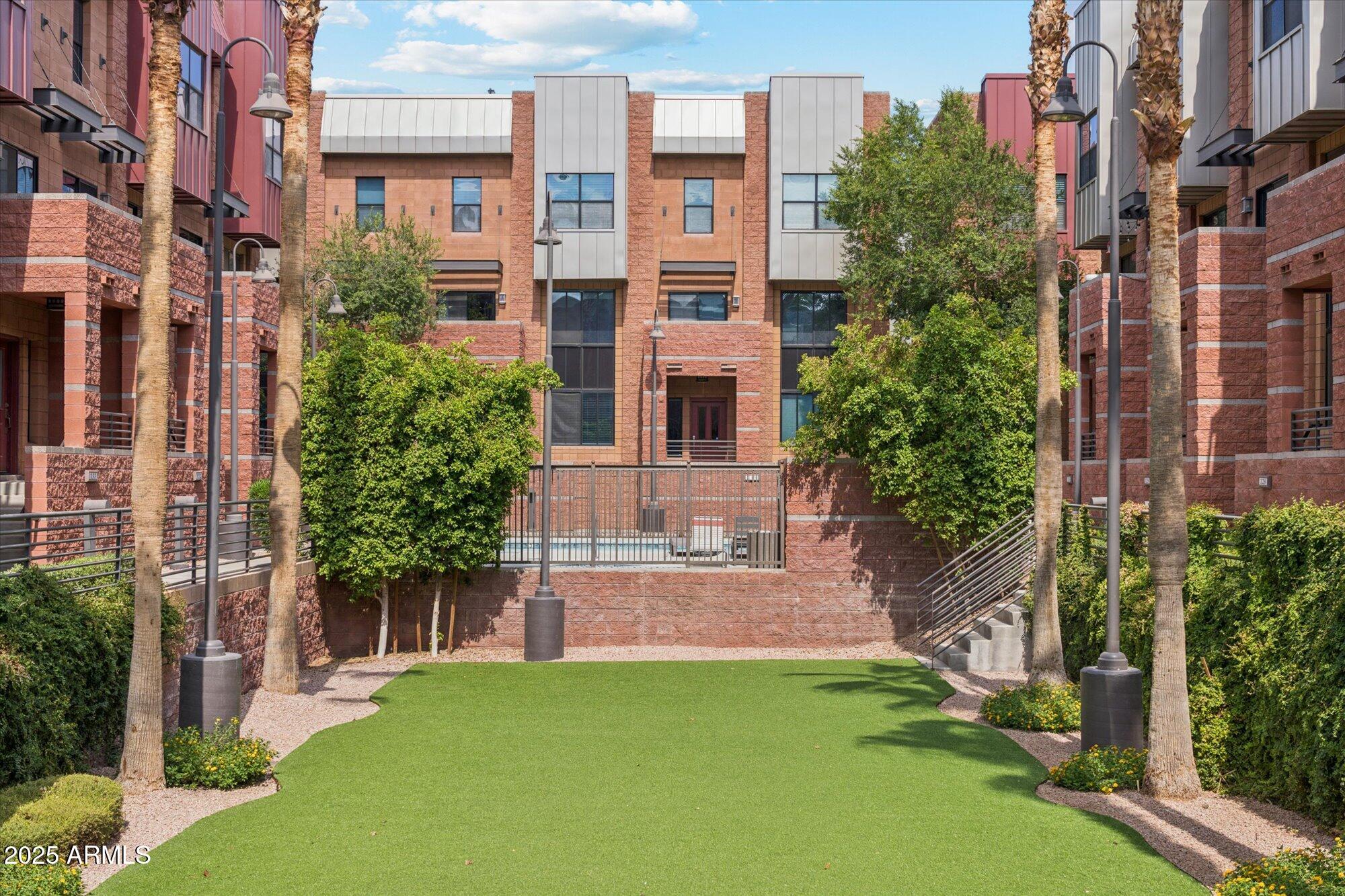 330 S FARMER Avenue, 115