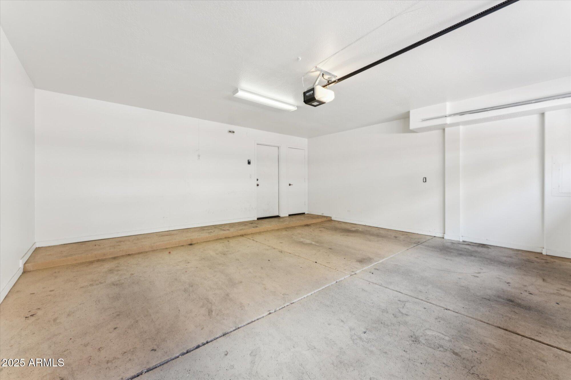 330 S FARMER Avenue, 115