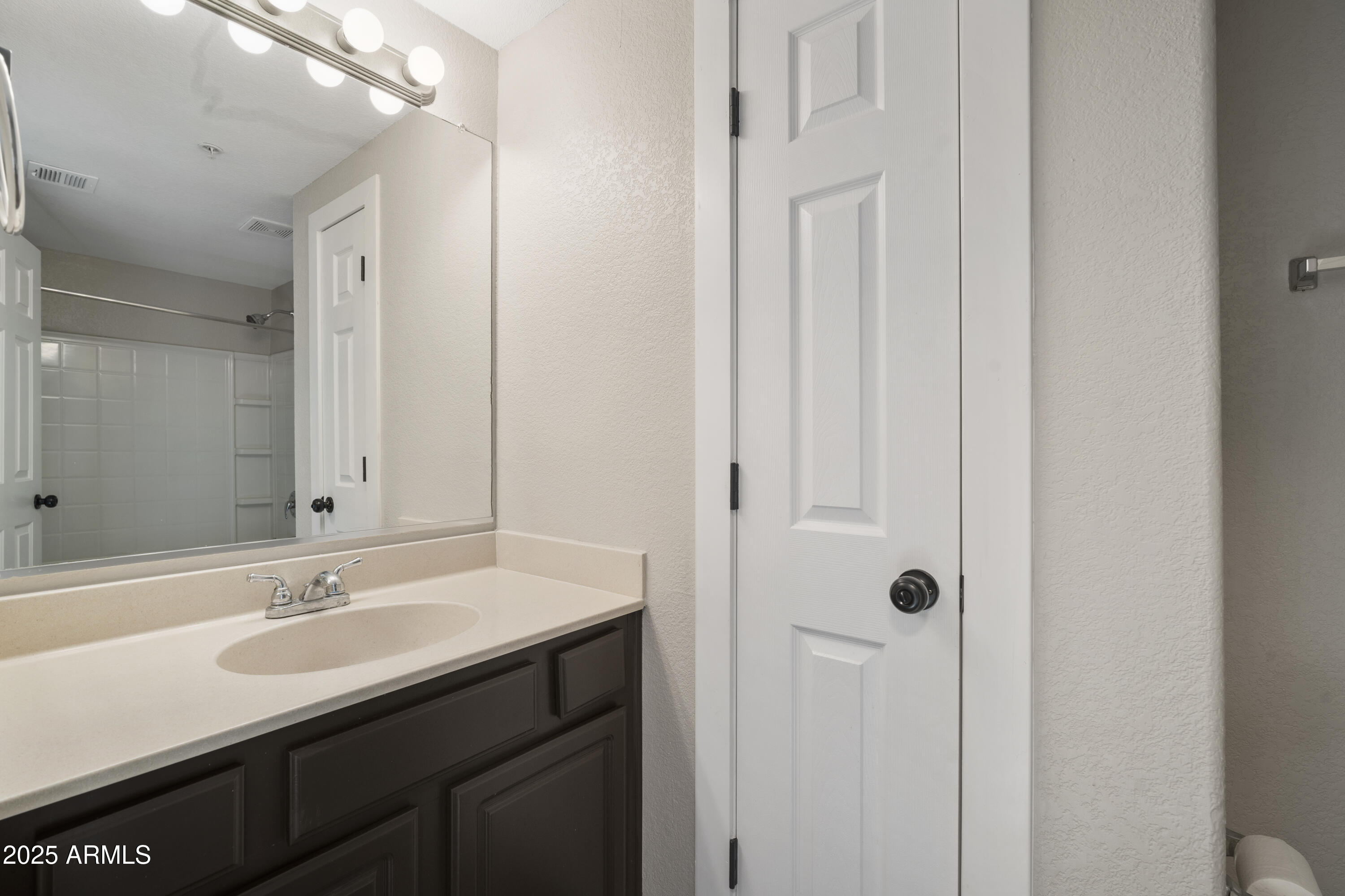 18250 N CAVE CREEK Road, 180