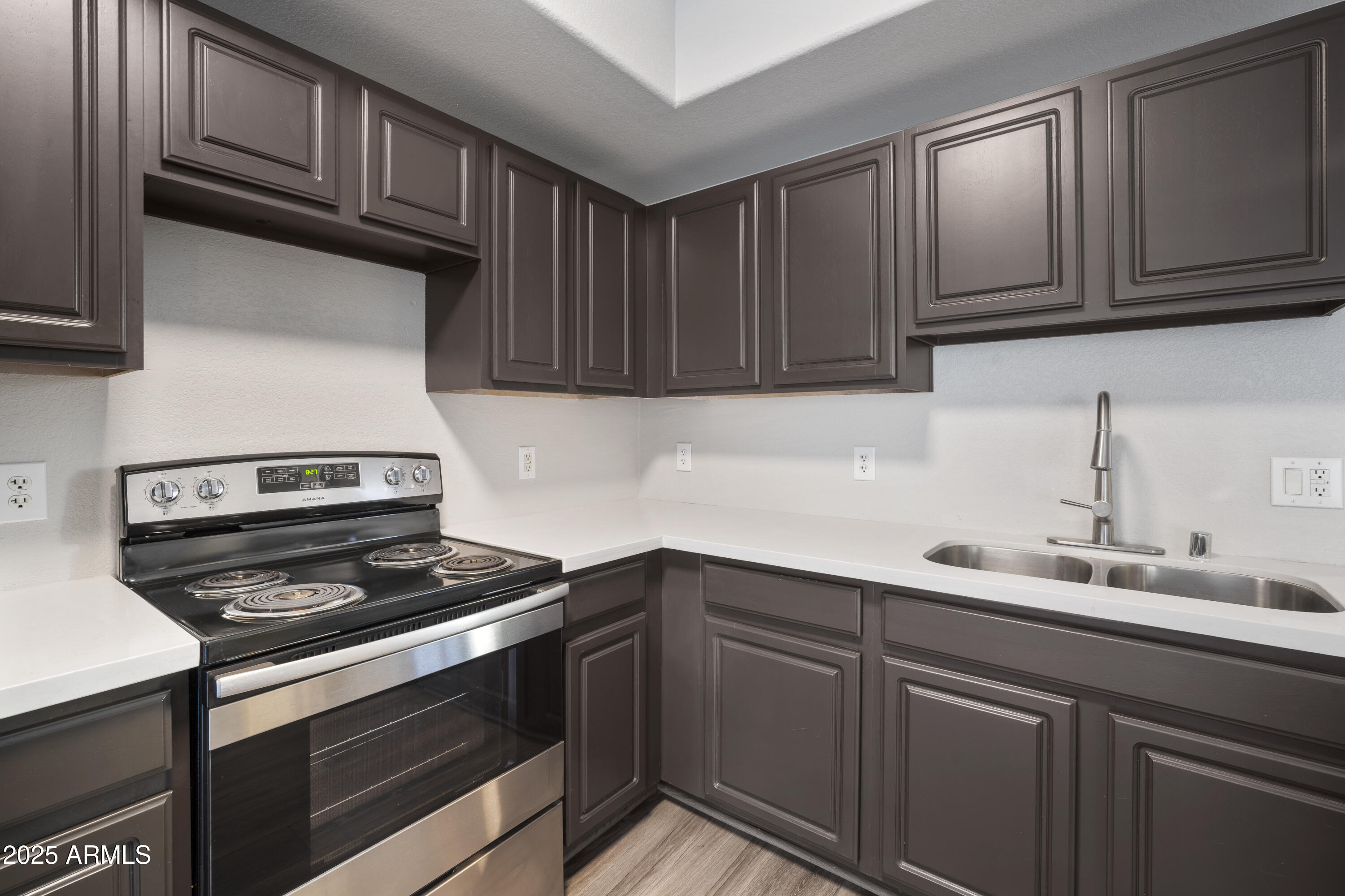 18250 N CAVE CREEK Road, 180