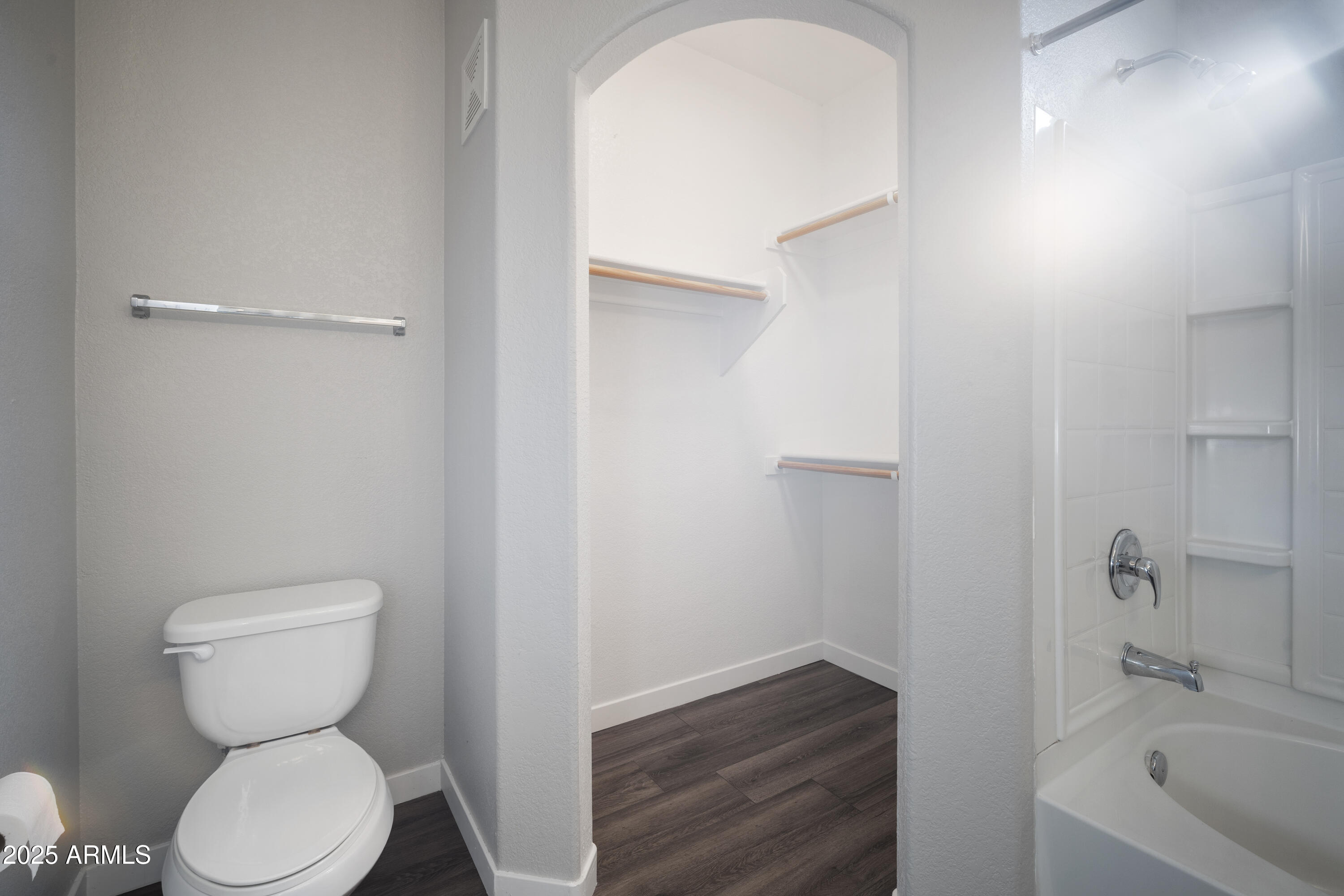 18250 N CAVE CREEK Road, 180