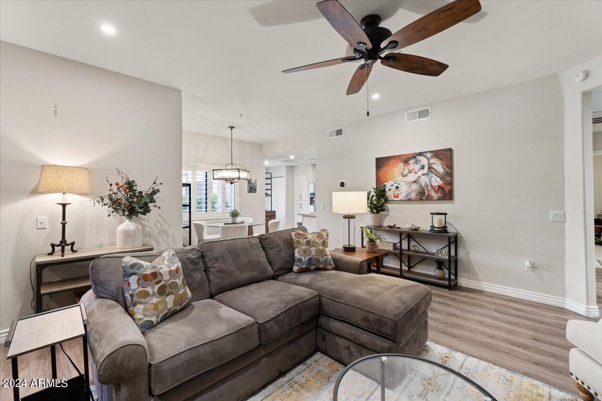 15050 N THOMPSON PEAK Parkway, 1040