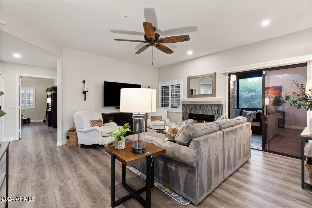 15050 N THOMPSON PEAK Parkway, 1040