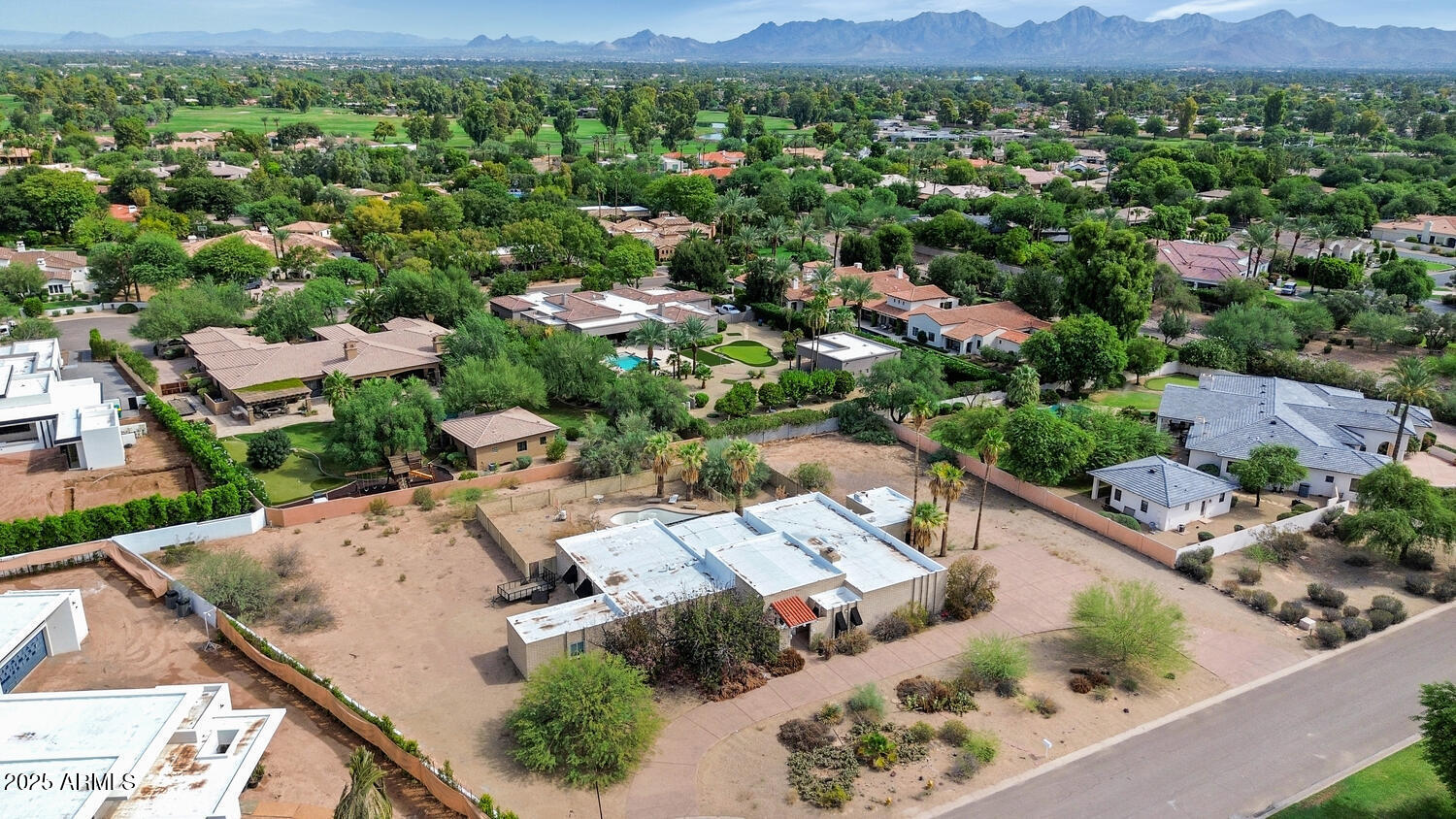 6902 E BELMONT Avenue