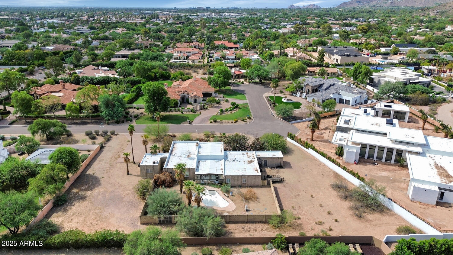 6902 E BELMONT Avenue