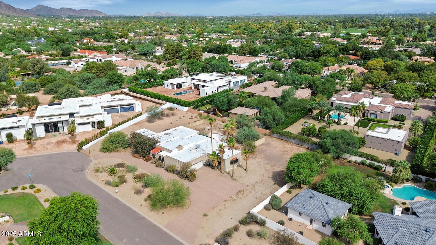 6902 E BELMONT Avenue