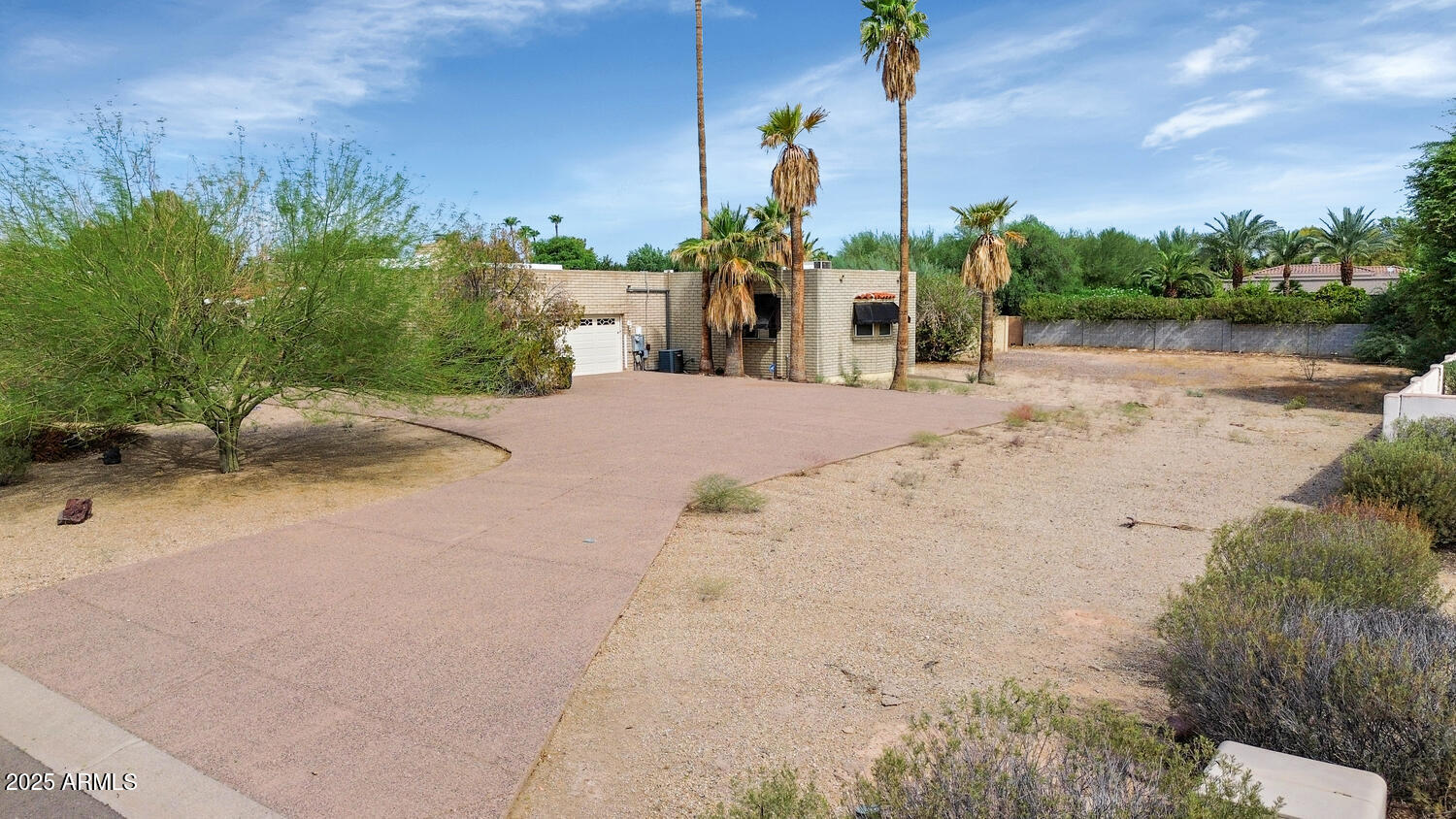 6902 E BELMONT Avenue