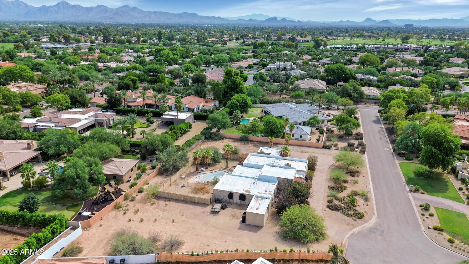 6902 E BELMONT Avenue