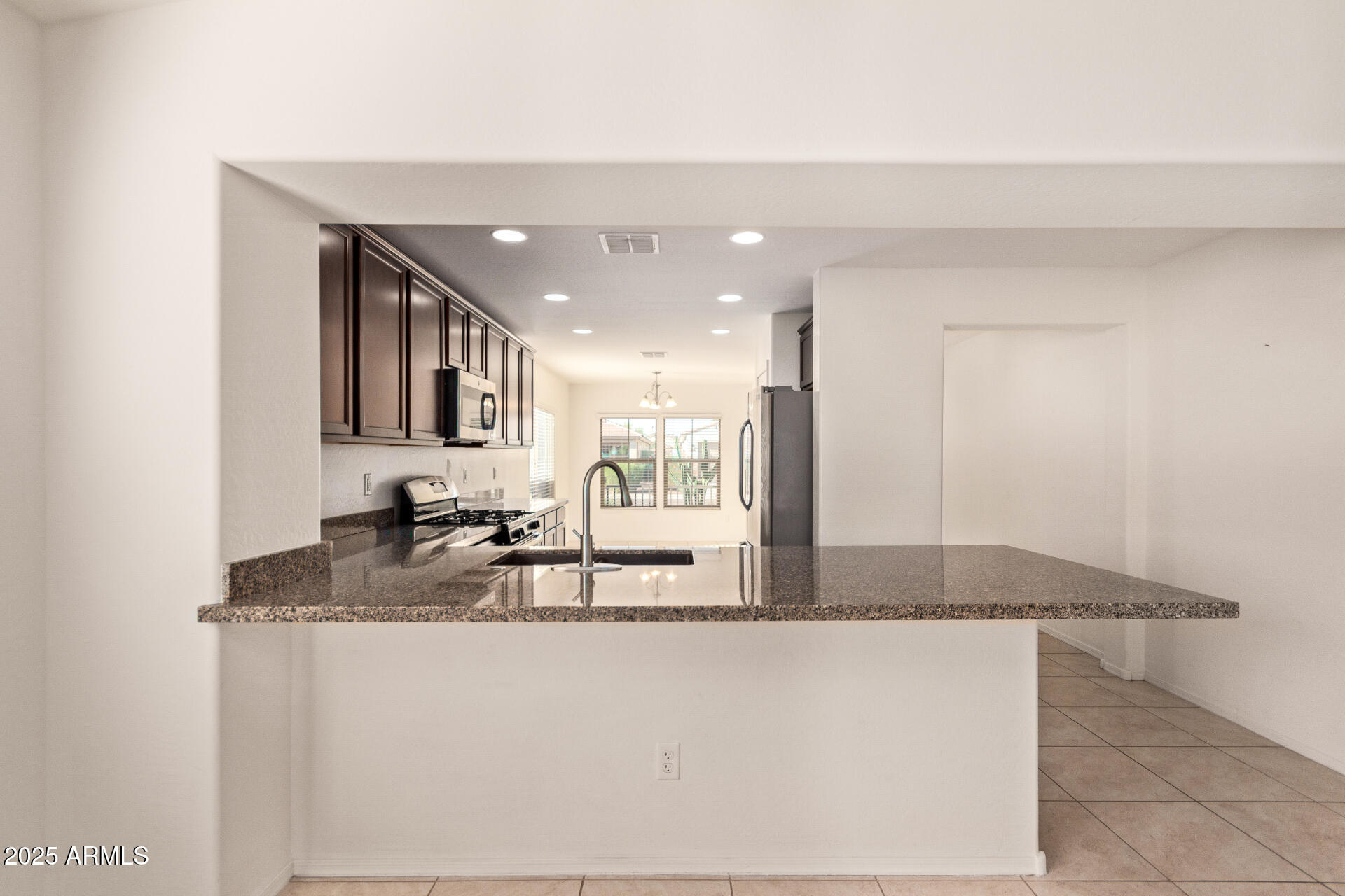 2025 E ANDERSON Drive