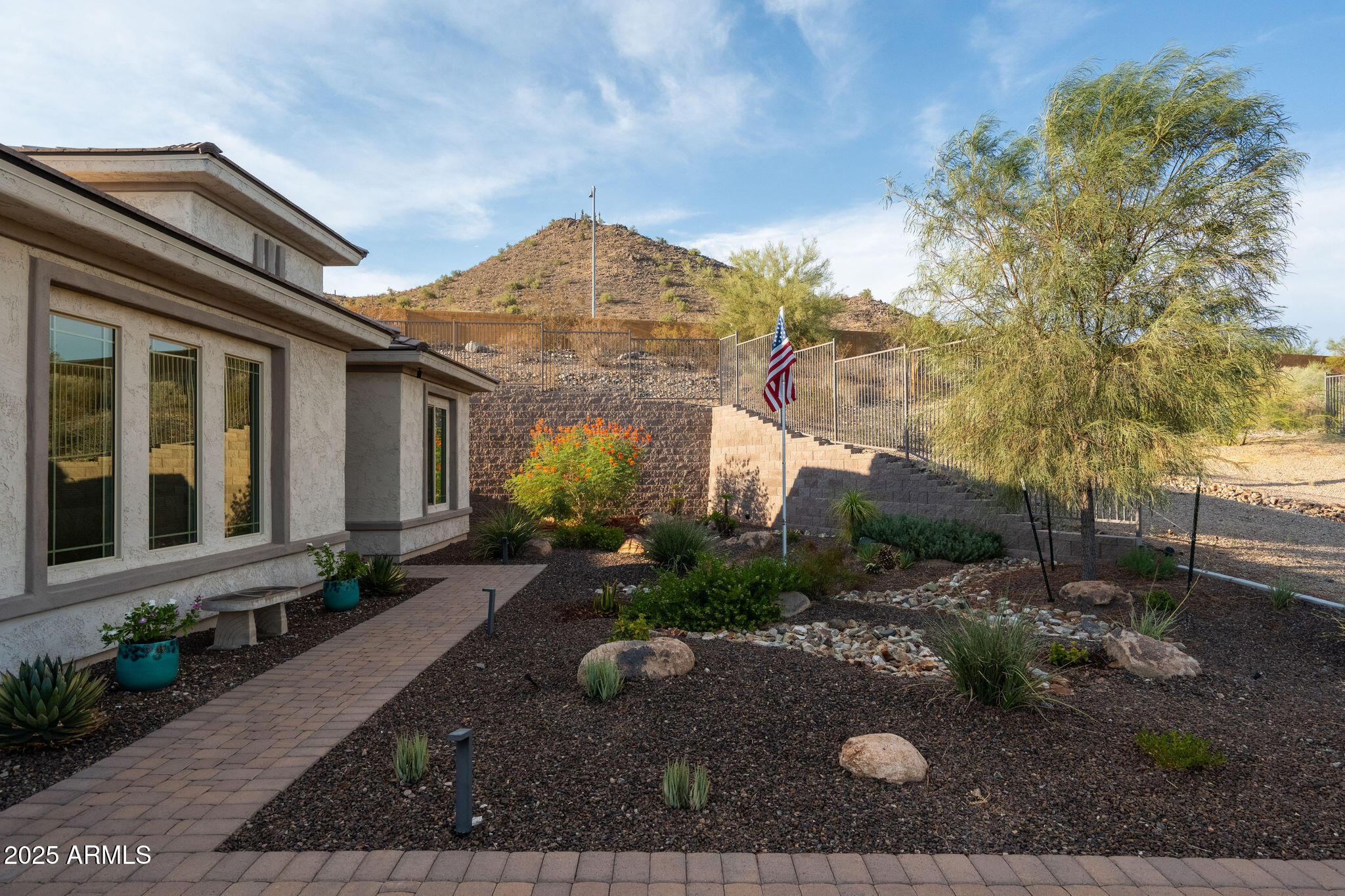8528 W FALLEN LEAF Lane