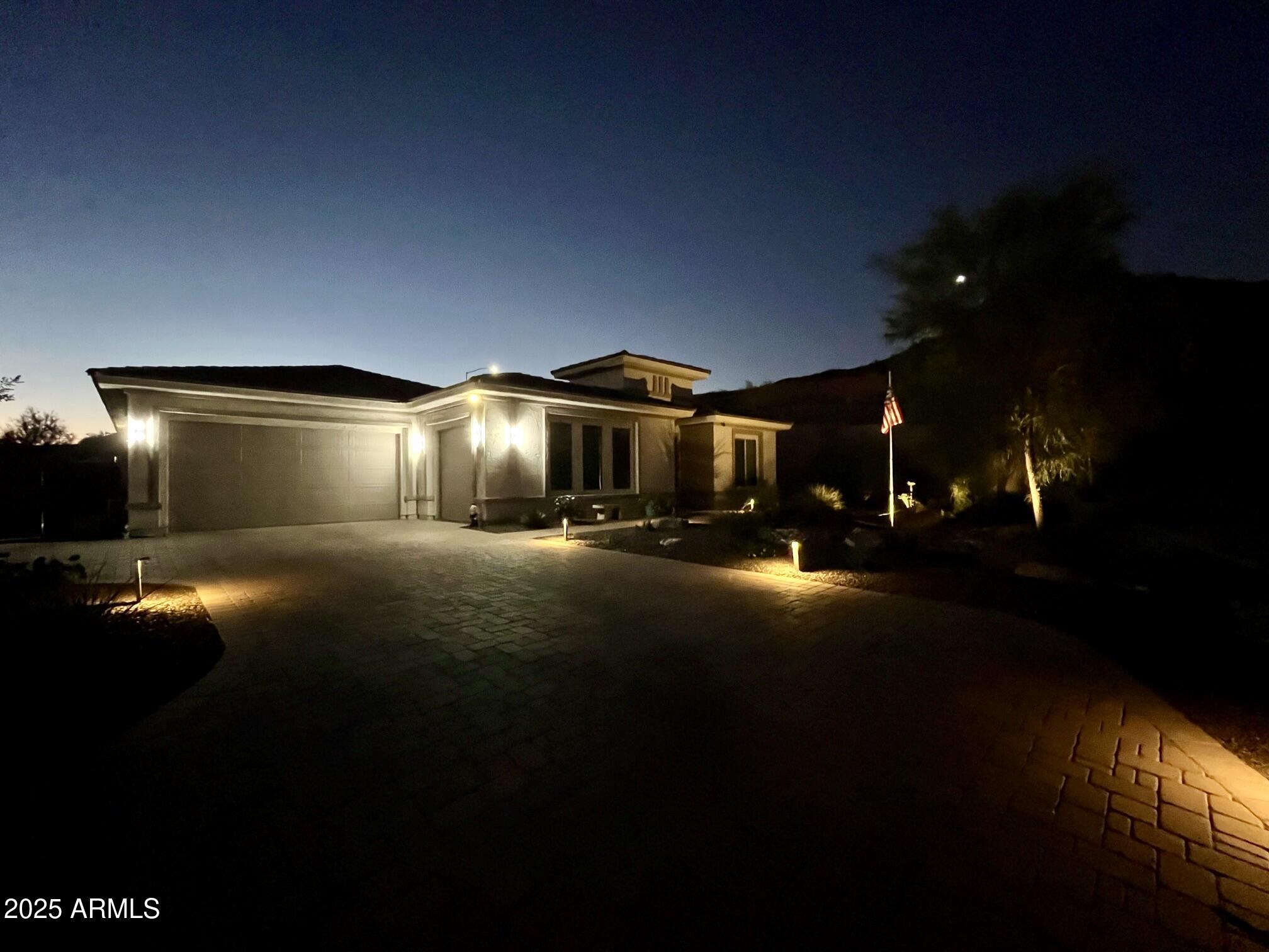 8528 W FALLEN LEAF Lane
