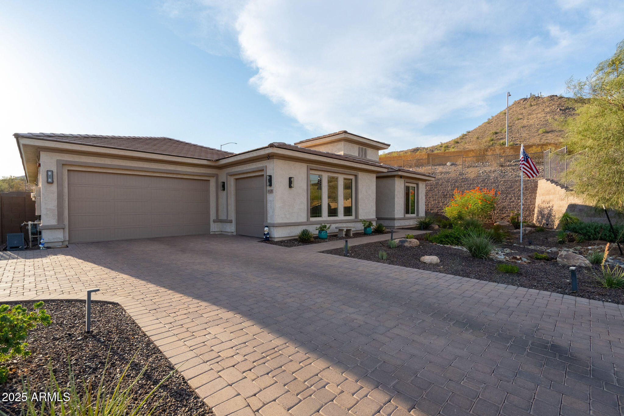 8528 W FALLEN LEAF Lane
