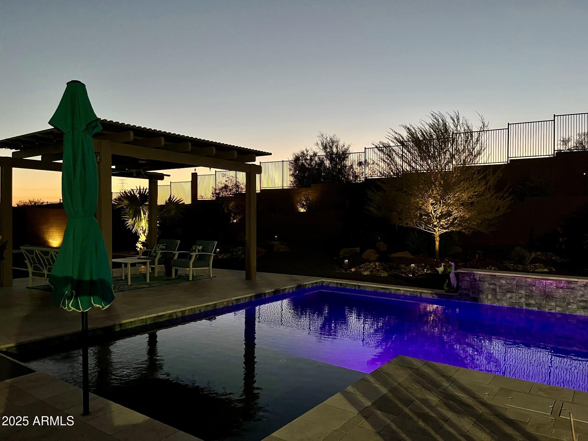 8528 W FALLEN LEAF Lane
