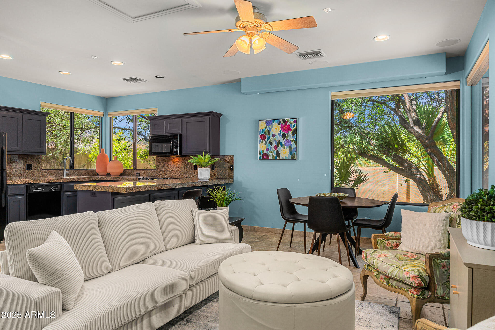 6502 N LOST DUTCHMAN Drive