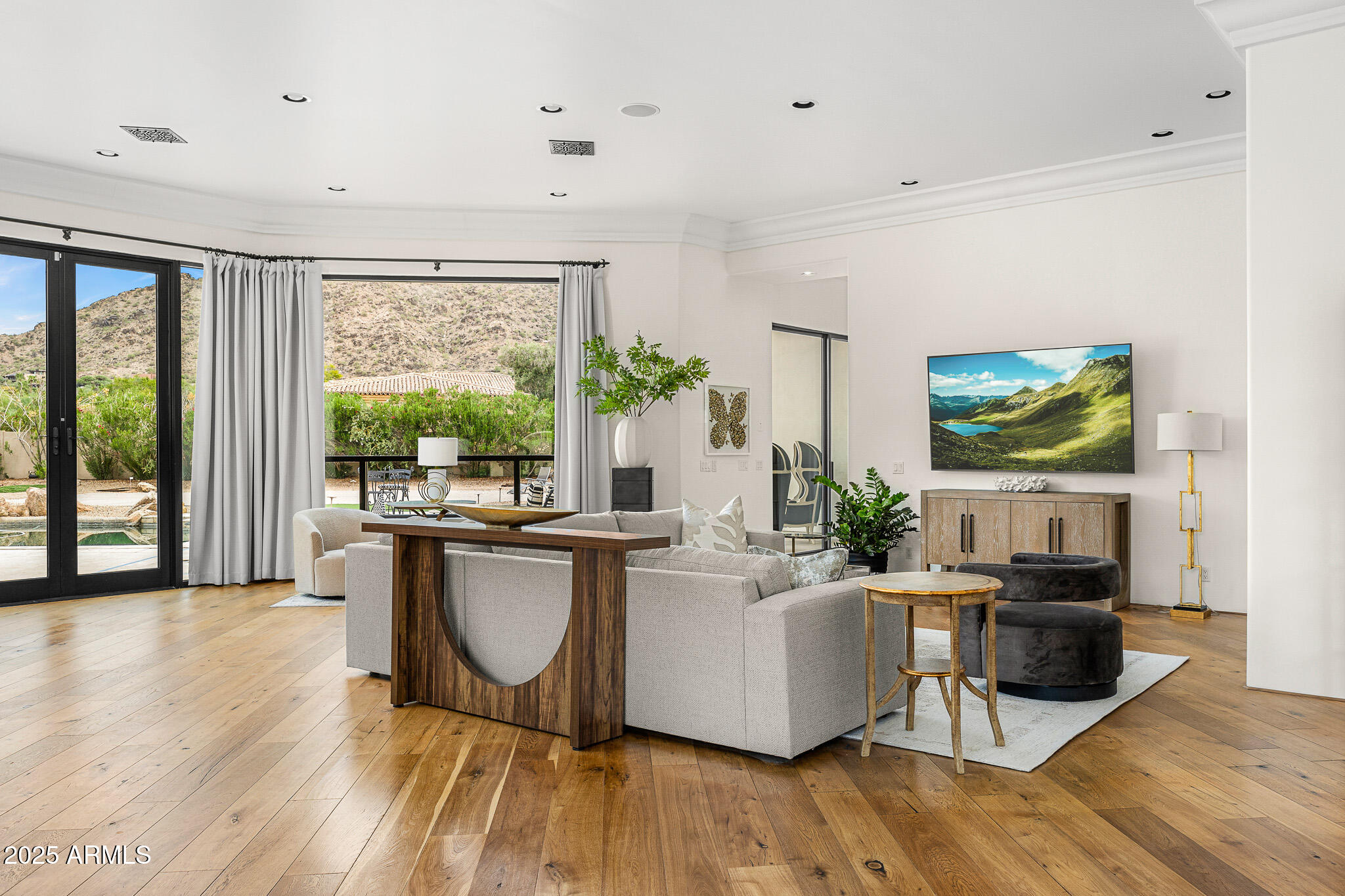 6502 N LOST DUTCHMAN Drive