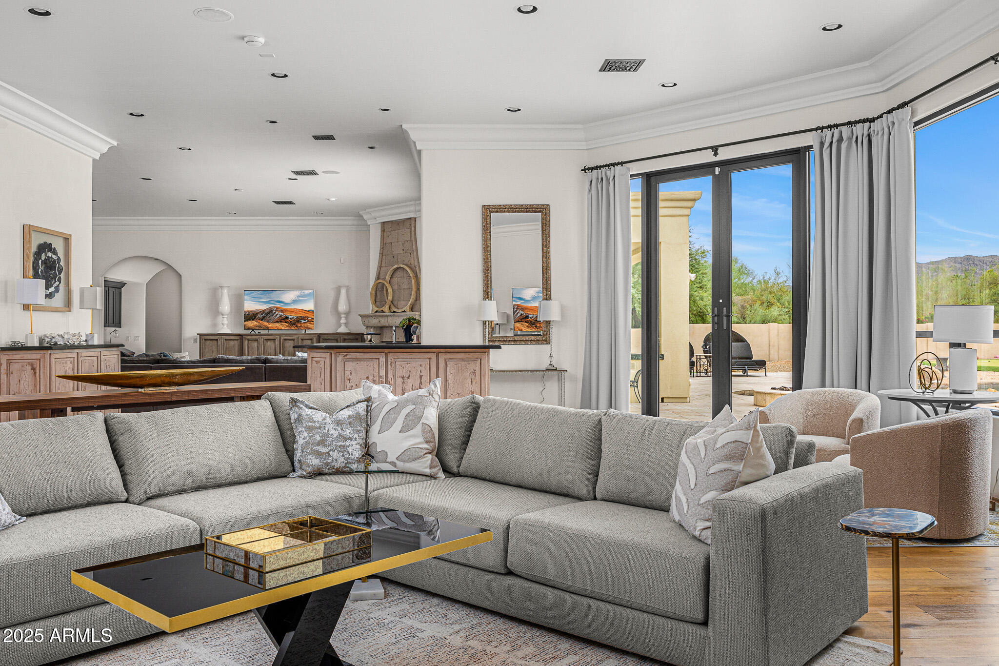 6502 N LOST DUTCHMAN Drive