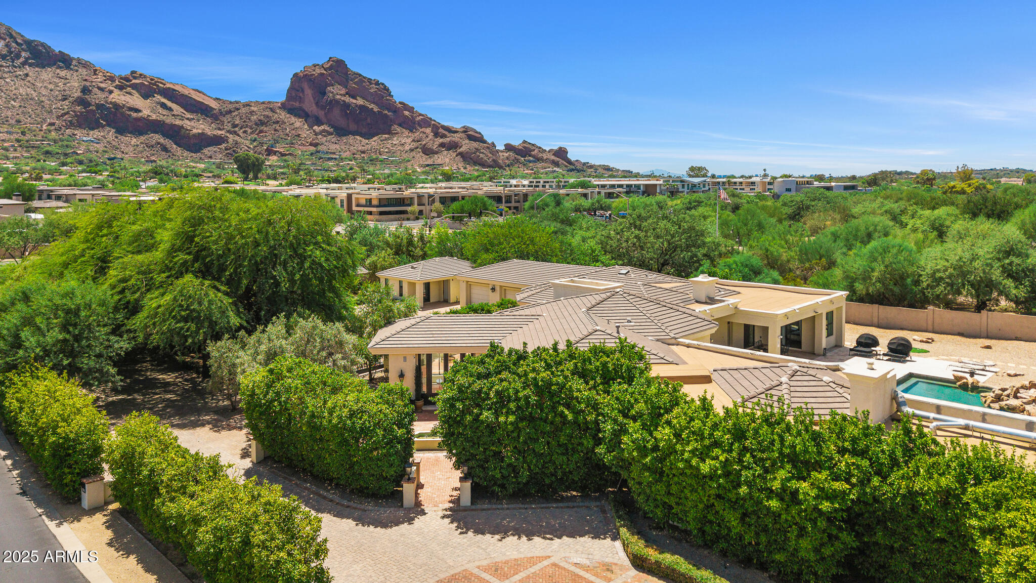 6502 N LOST DUTCHMAN Drive