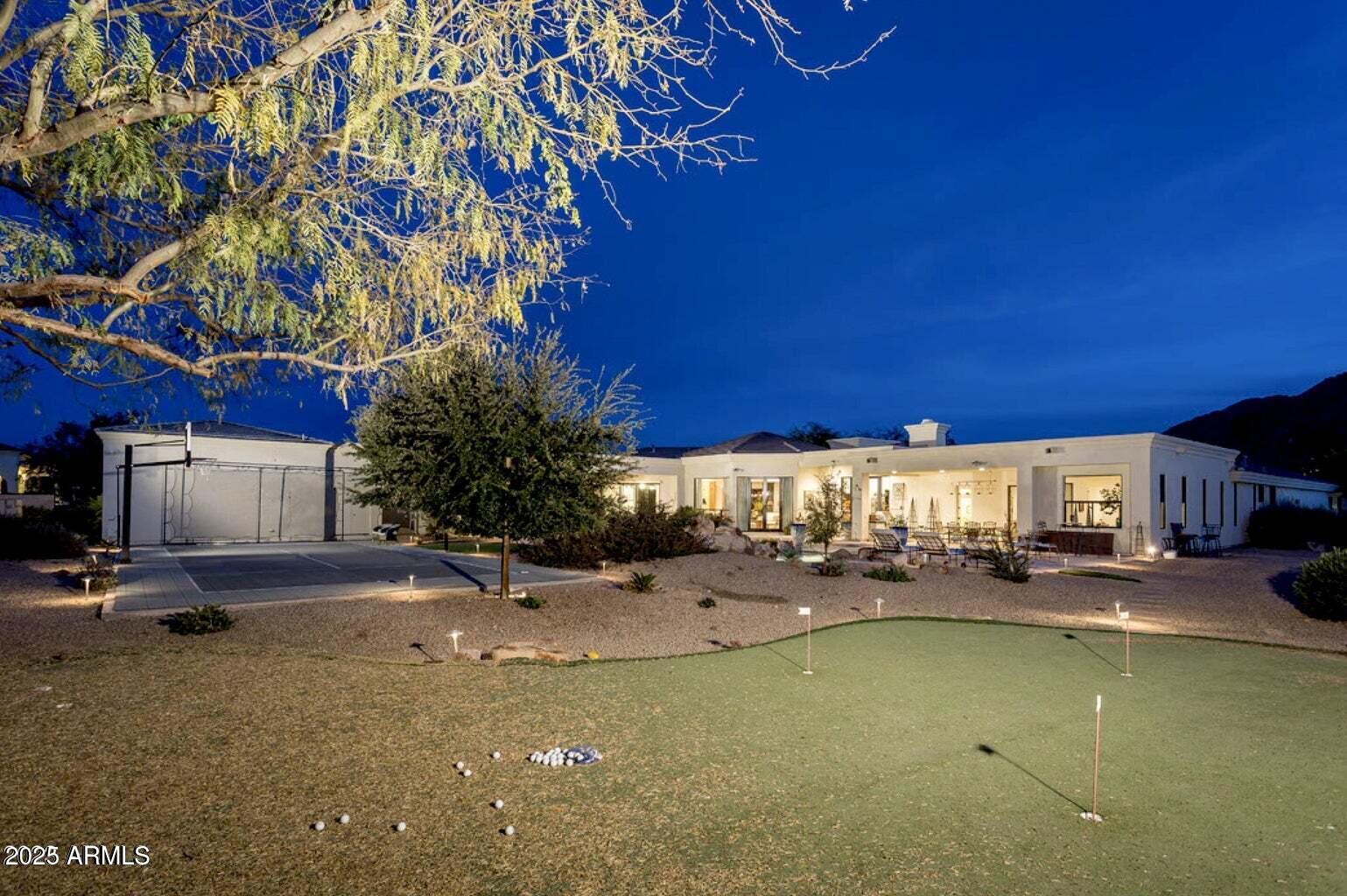 6502 N LOST DUTCHMAN Drive