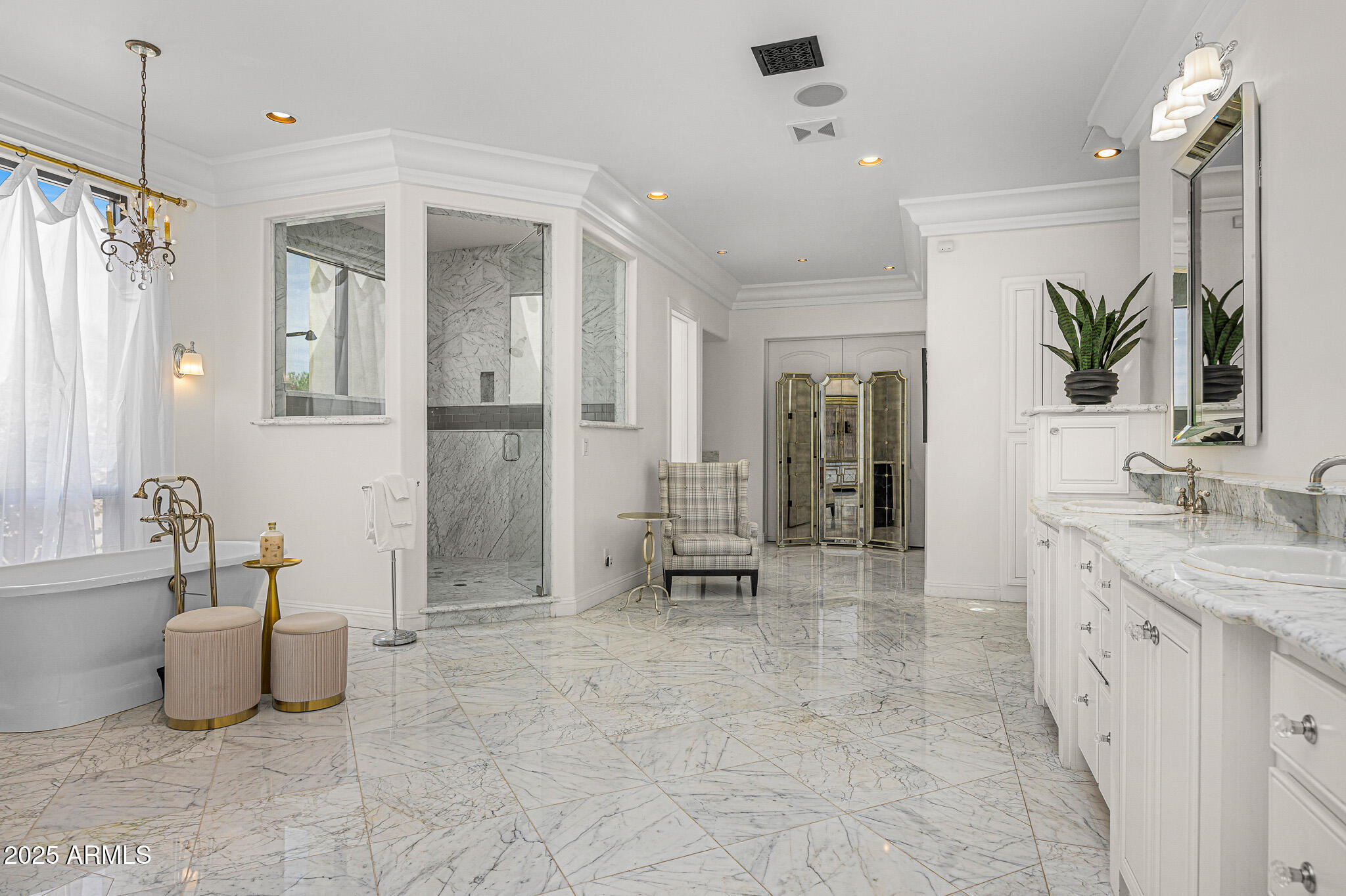 6502 N LOST DUTCHMAN Drive