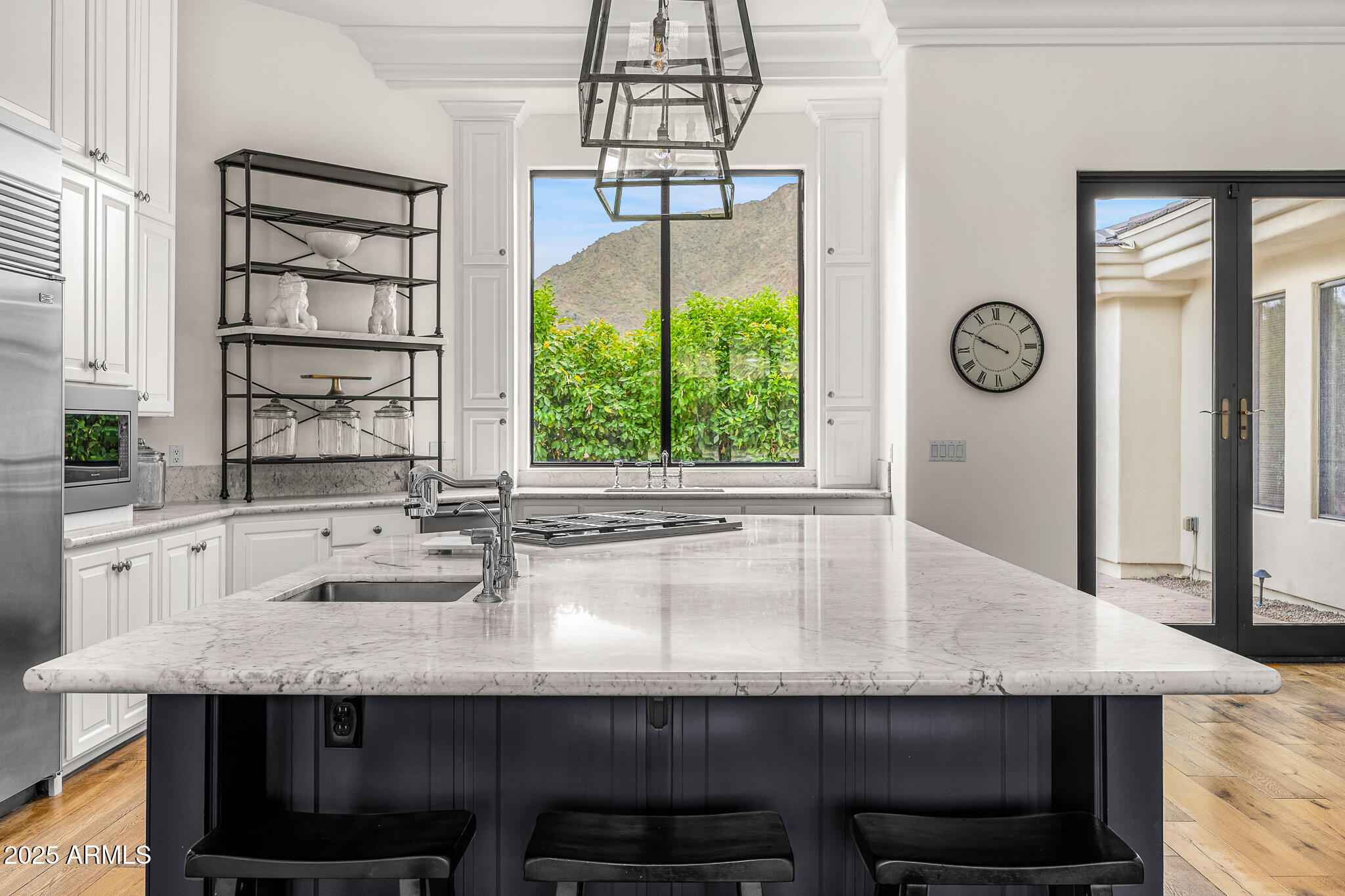 6502 N LOST DUTCHMAN Drive