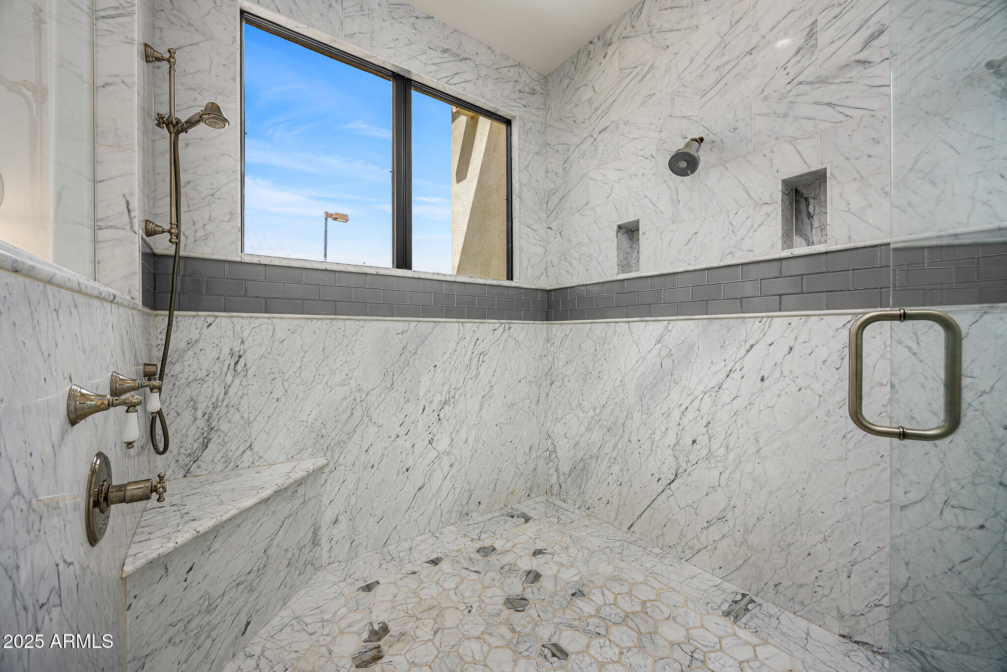 6502 N LOST DUTCHMAN Drive