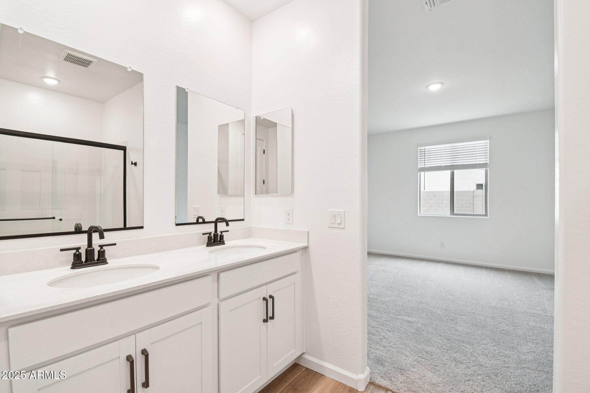 15792 W BERYL Avenue