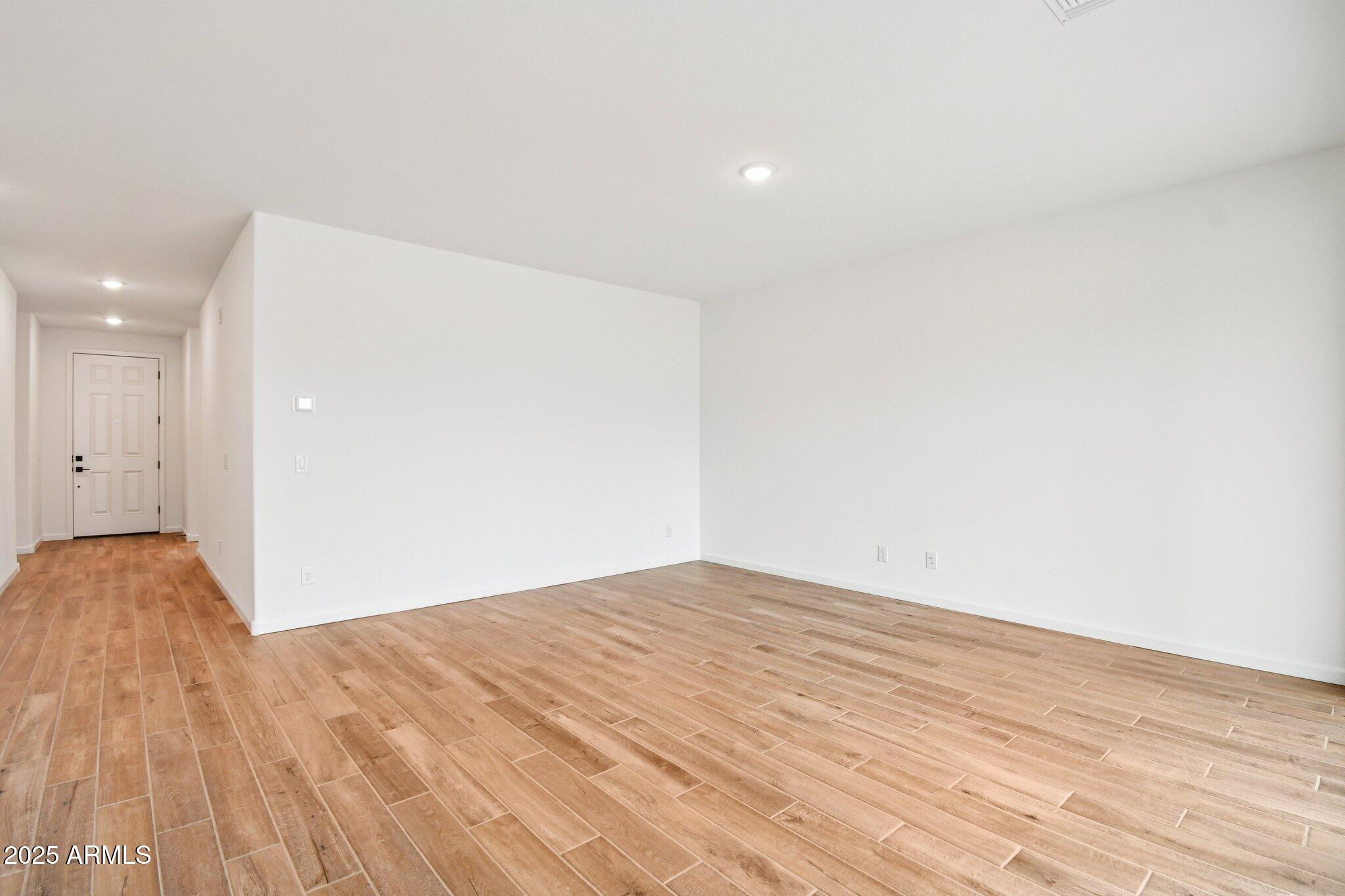 15792 W BERYL Avenue