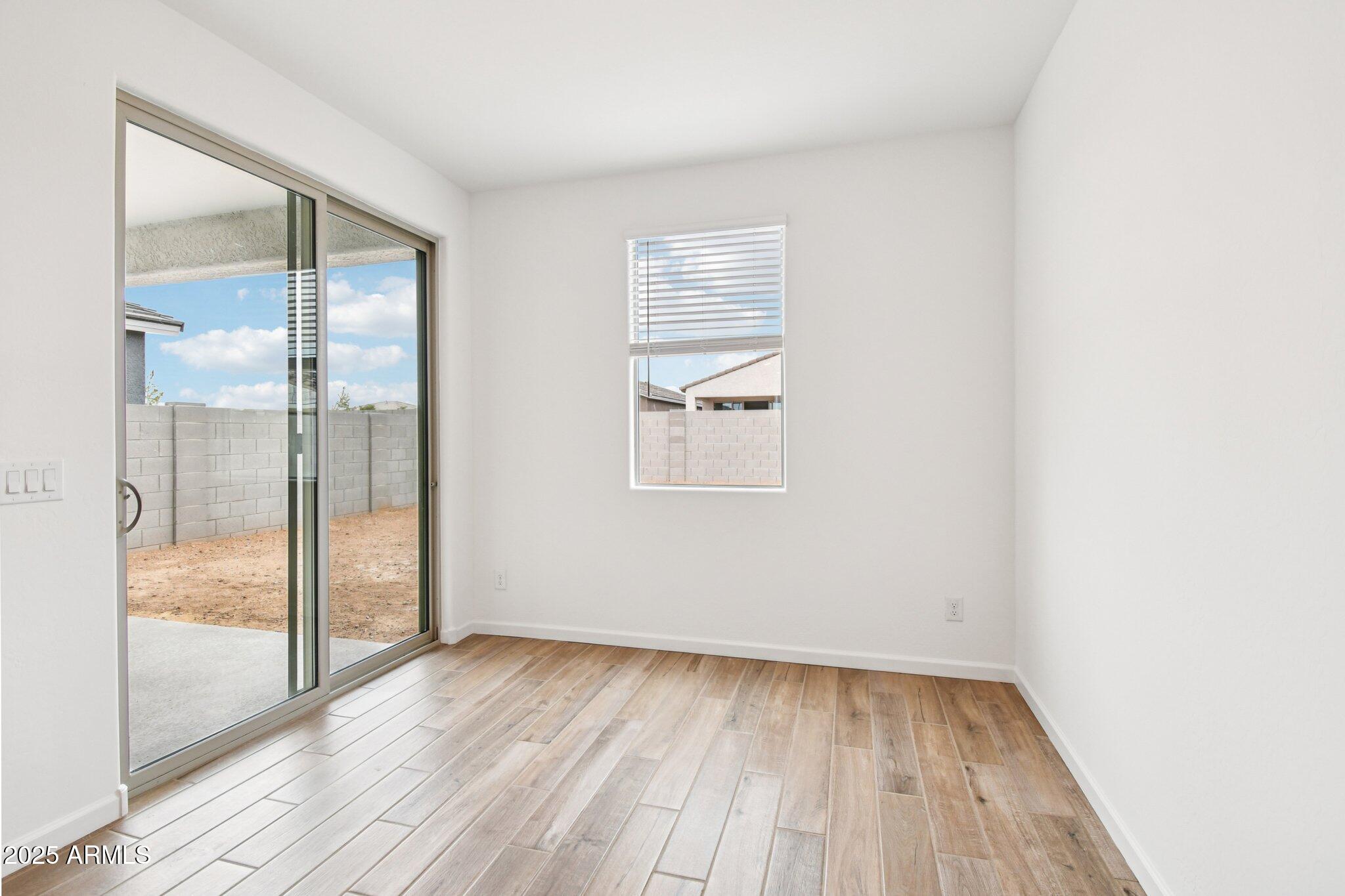 15792 W BERYL Avenue