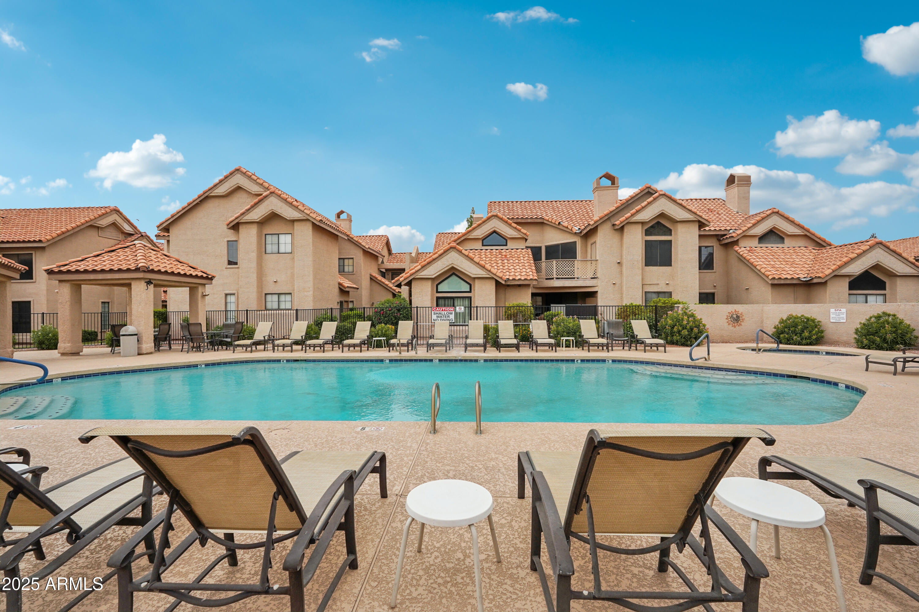 1001 N PASADENA Street, 160