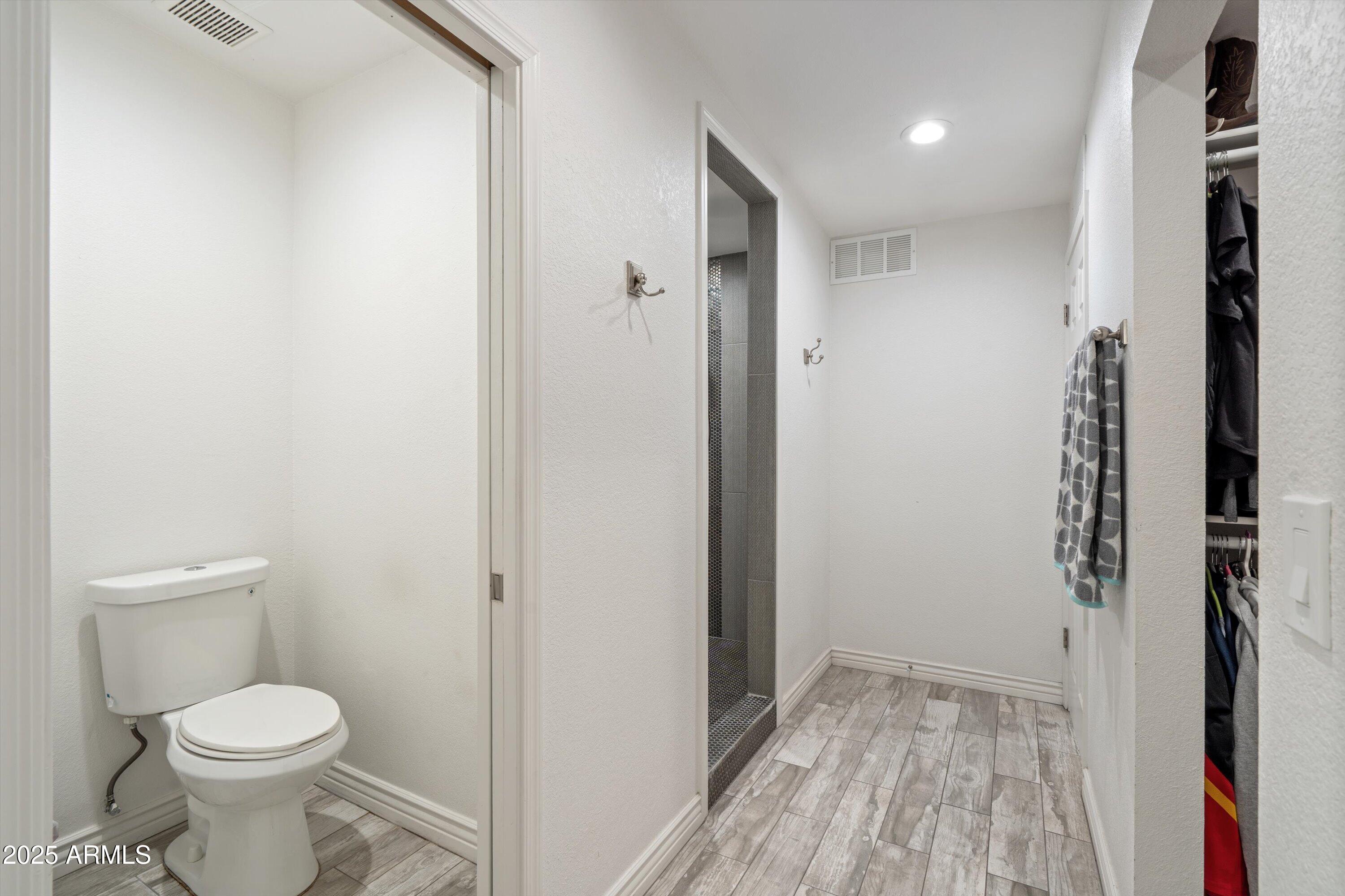 2101 W BOSTON Street