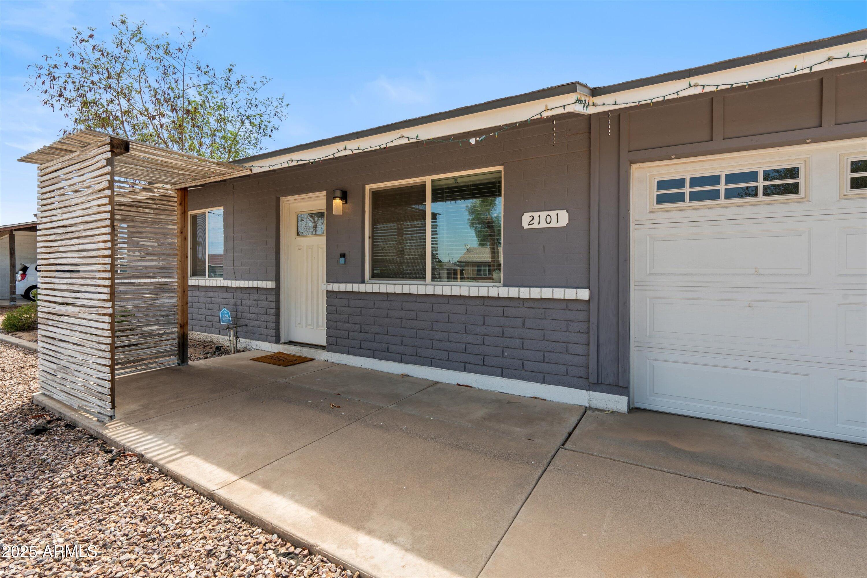 2101 W BOSTON Street