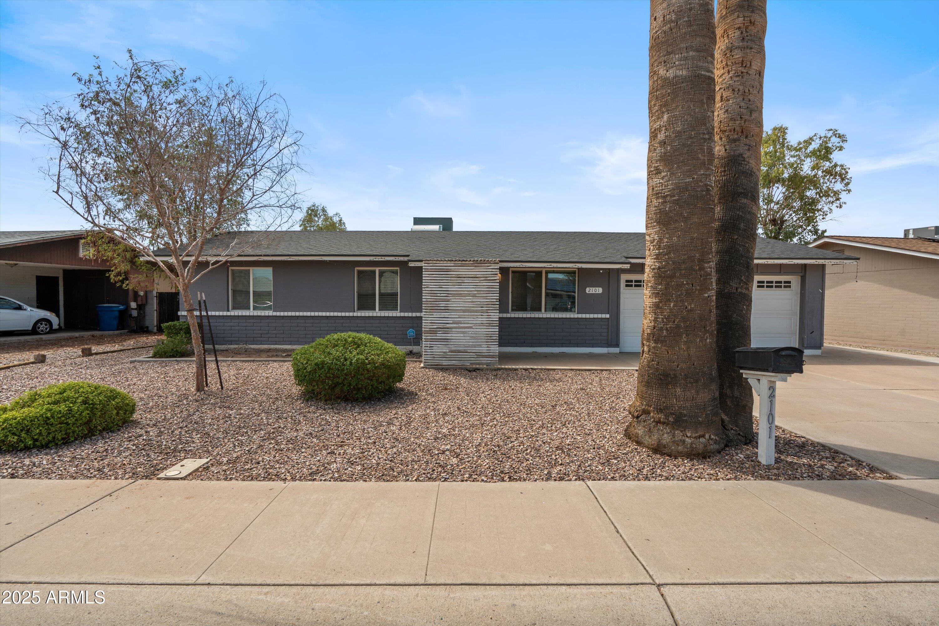 2101 W BOSTON Street