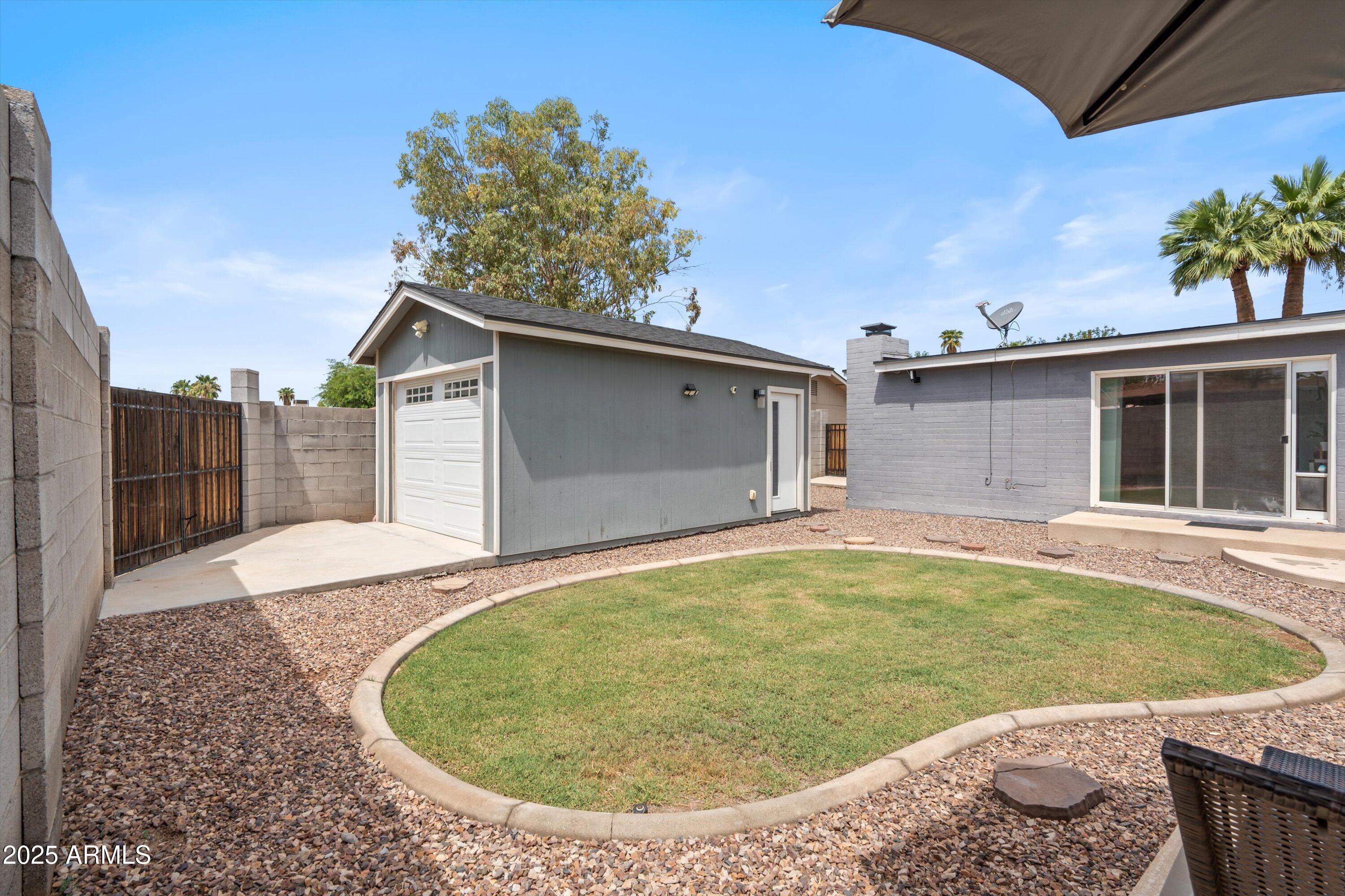 2101 W BOSTON Street