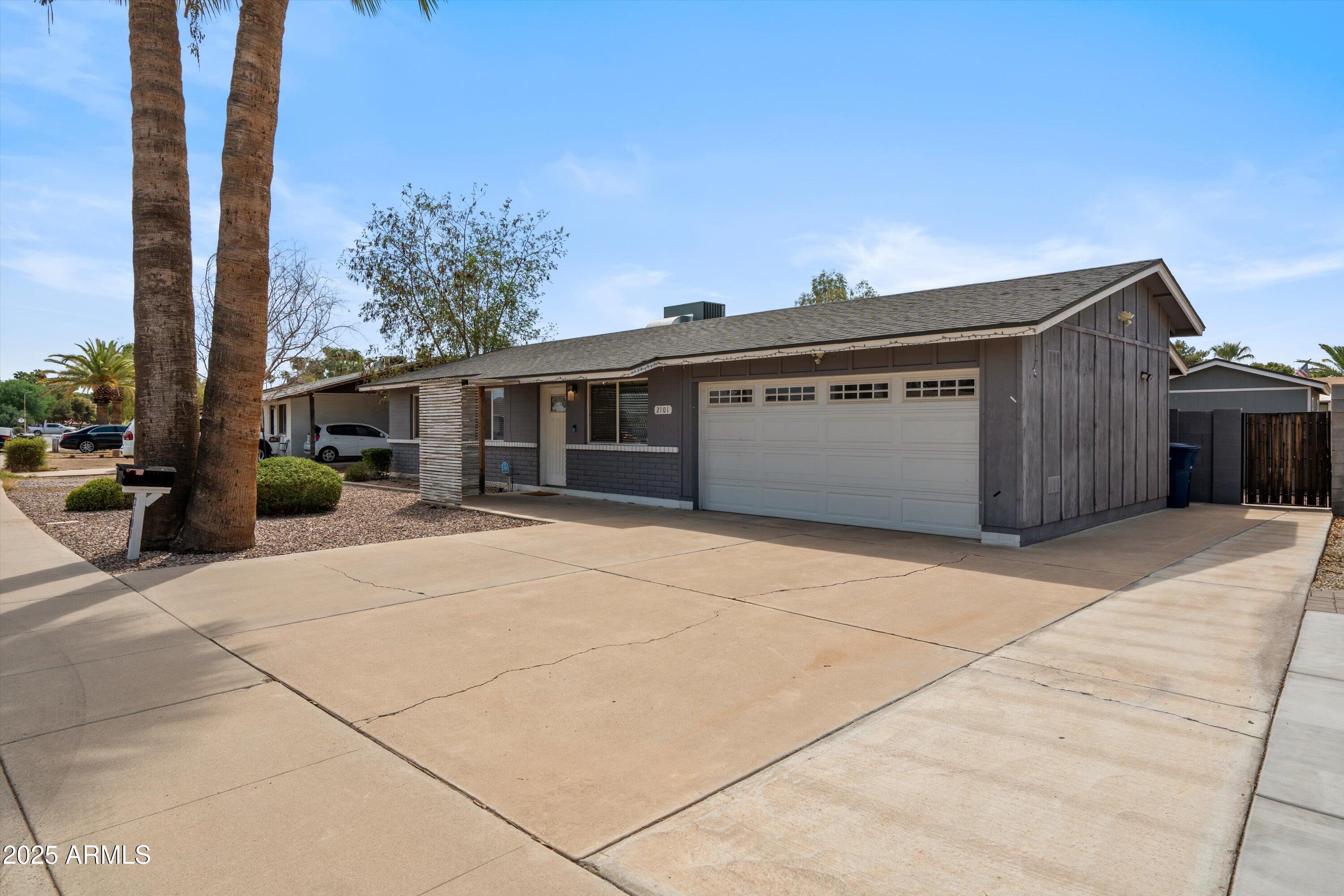 2101 W BOSTON Street