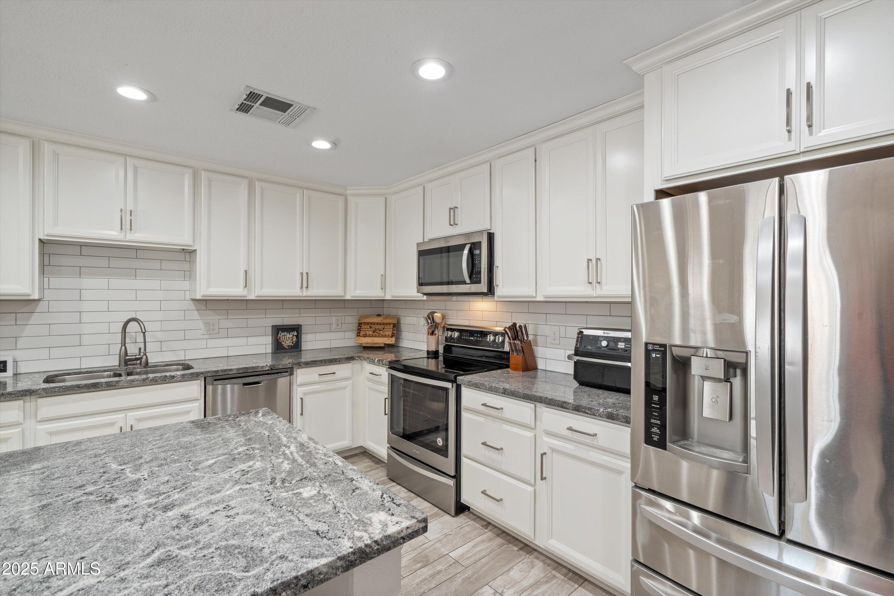 2101 W BOSTON Street