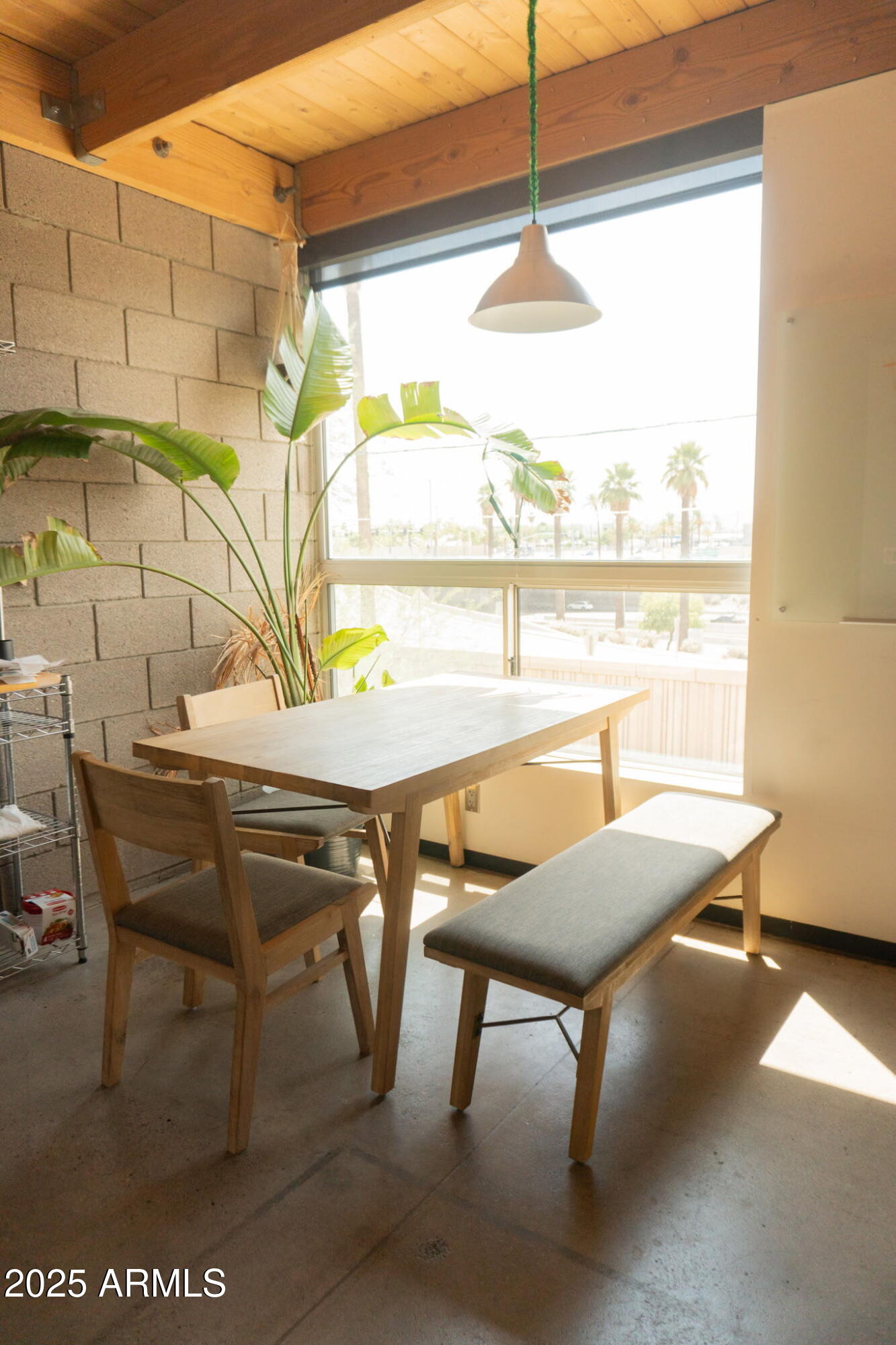 525 E WILLETTA Street, 8