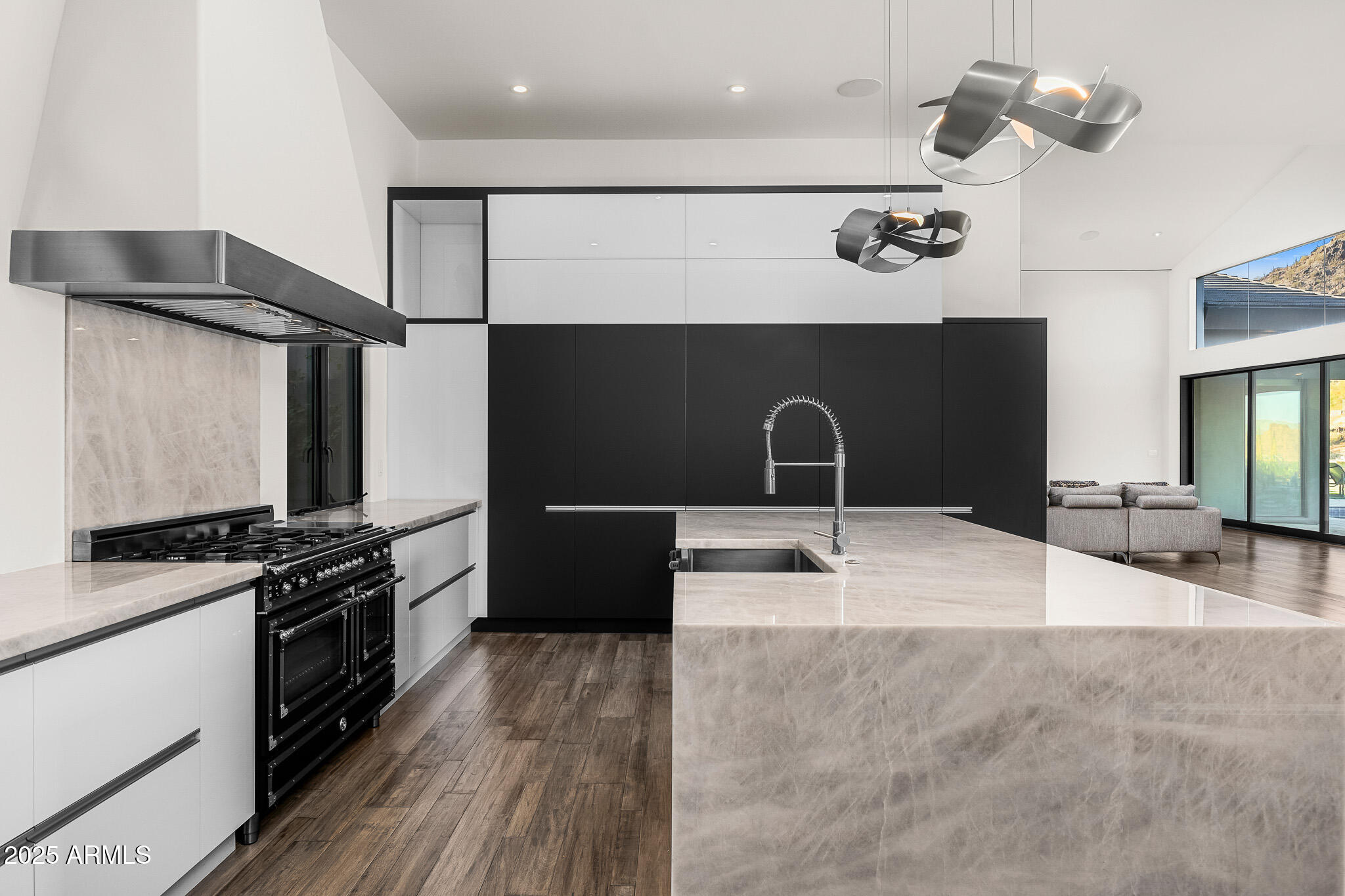 4129 E SANDY MOUNTAIN Road