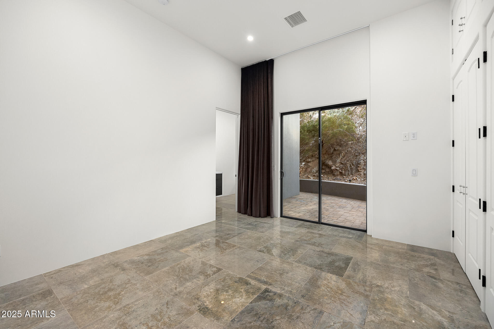 4129 E SANDY MOUNTAIN Road