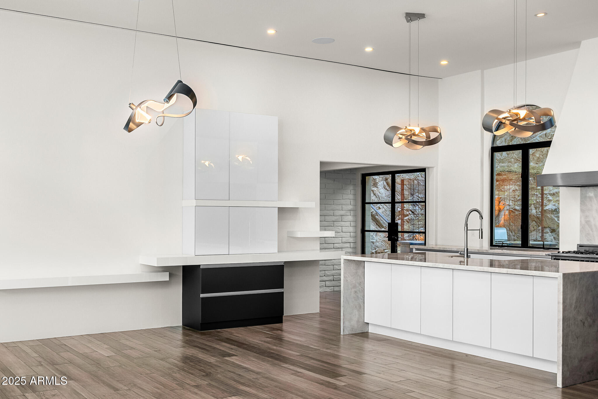 4129 E SANDY MOUNTAIN Road