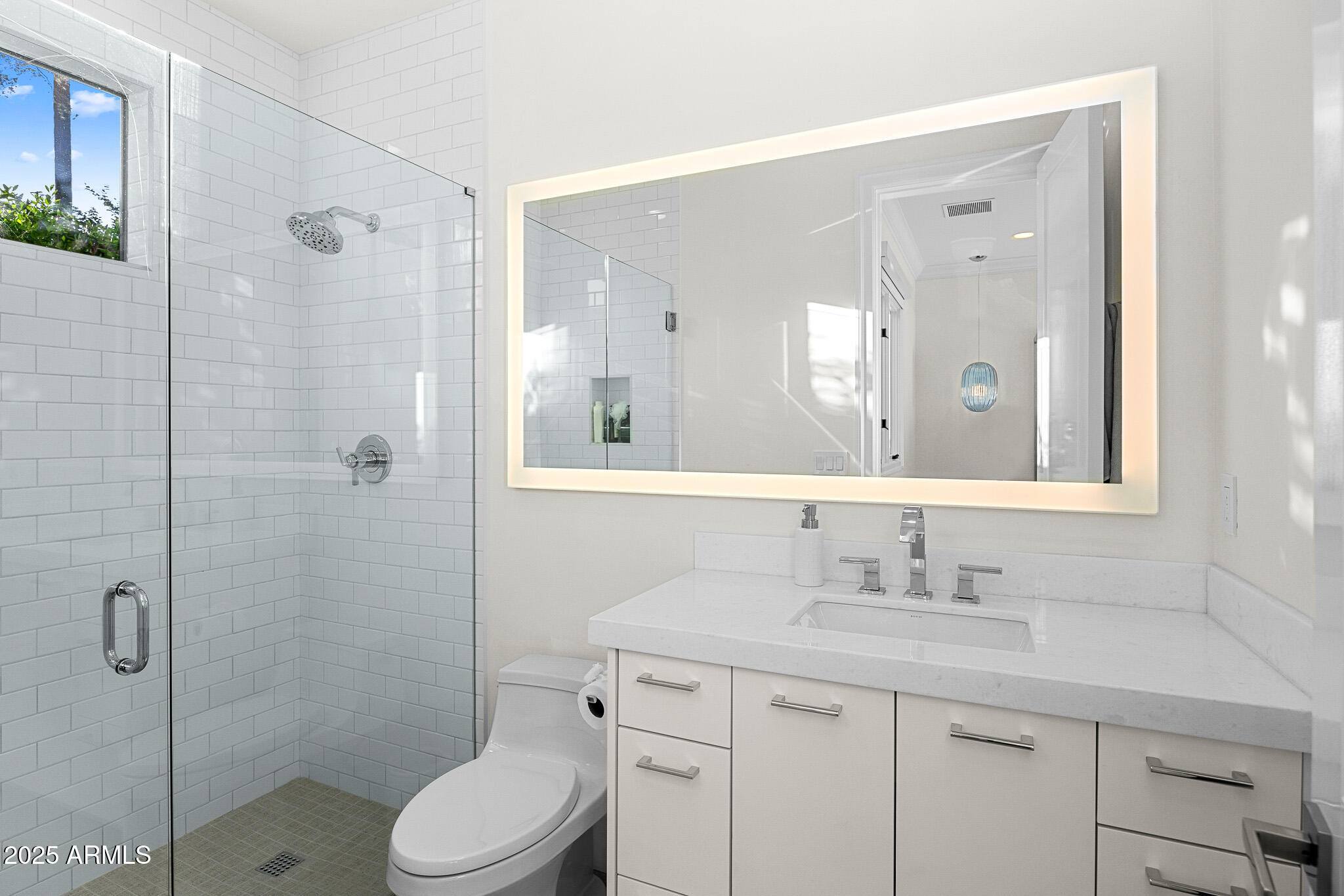 6235 E MONTECITO Avenue