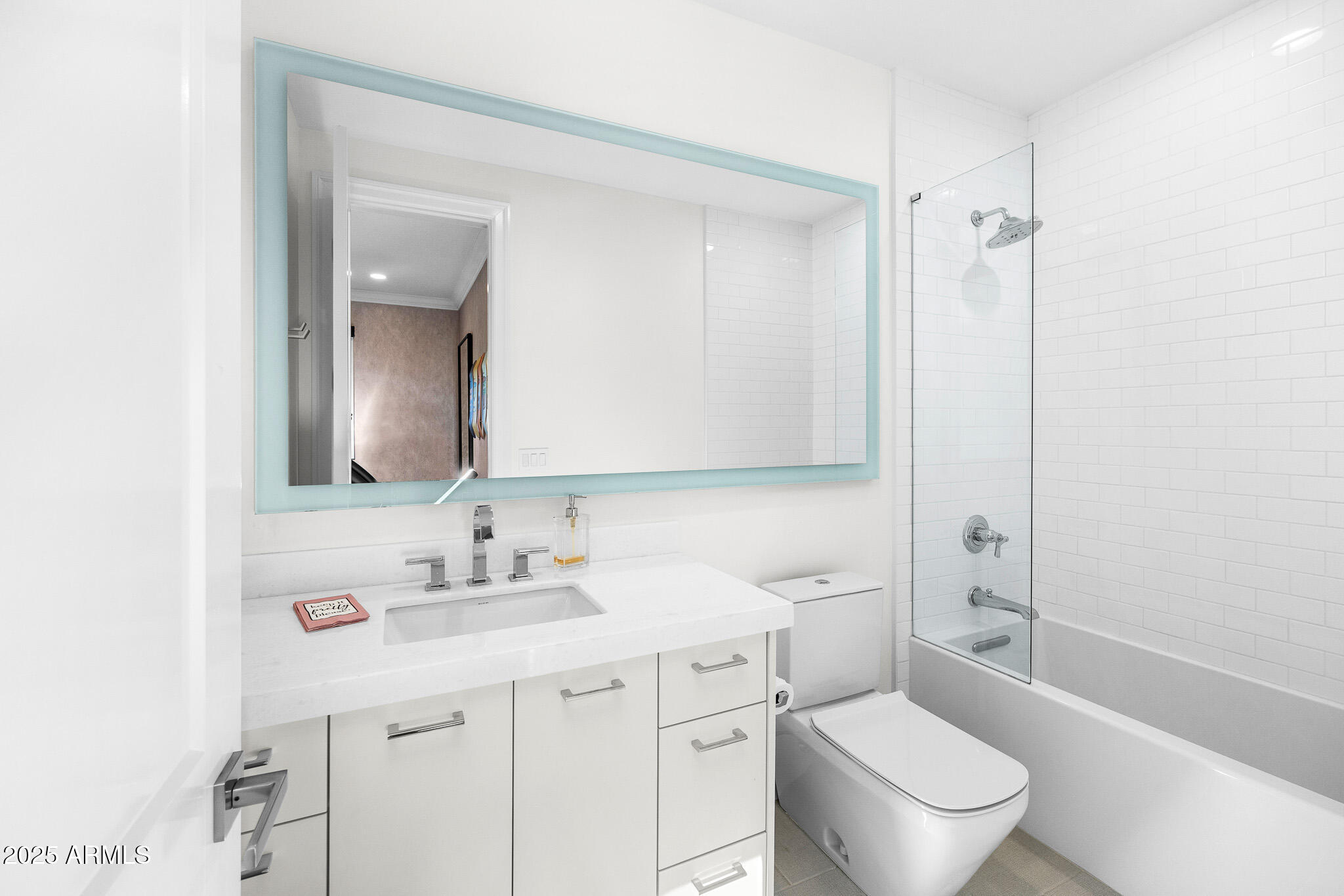 6235 E MONTECITO Avenue