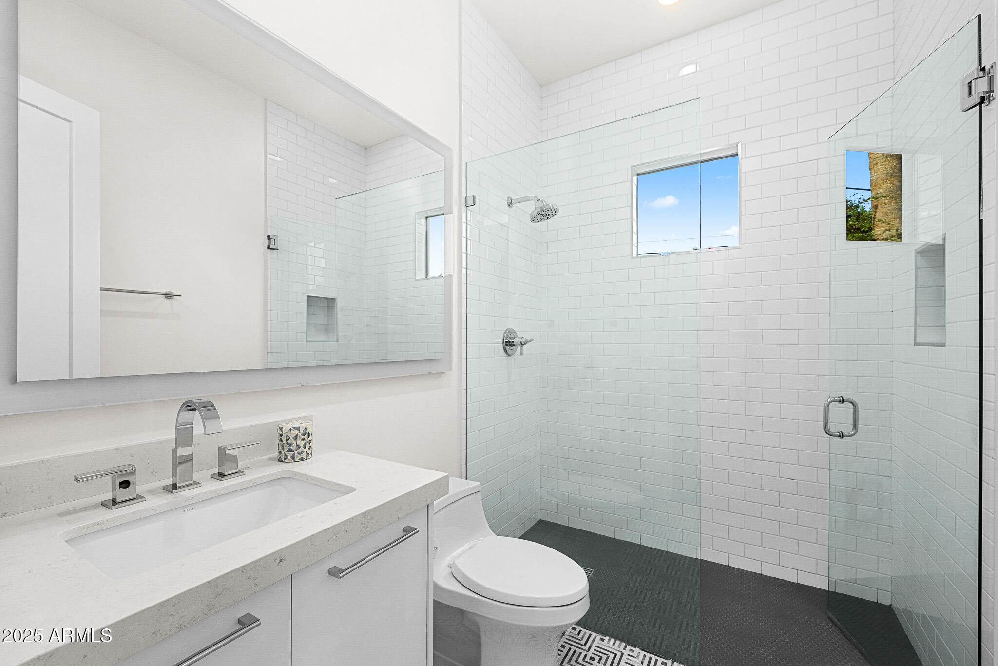 6235 E MONTECITO Avenue