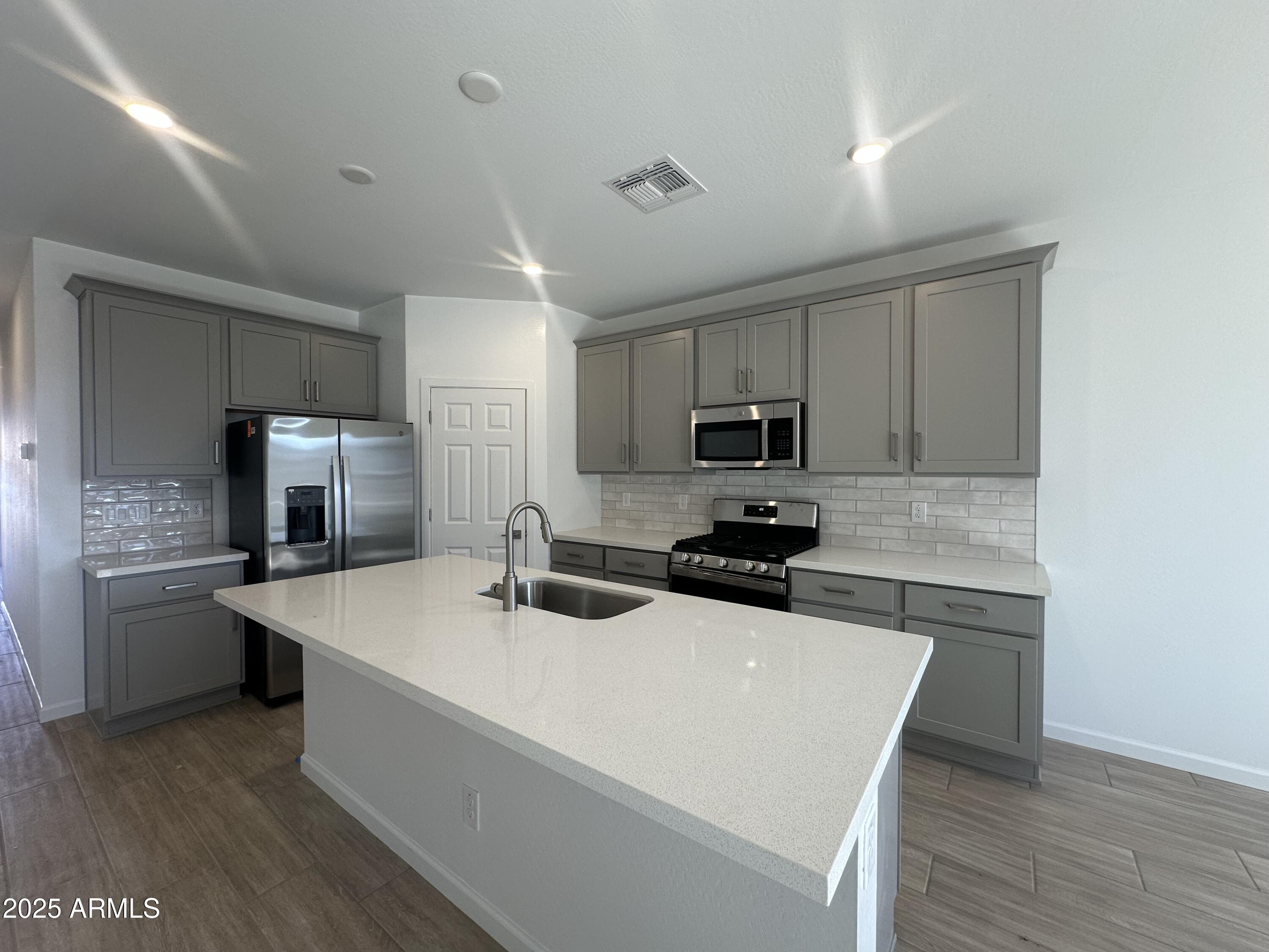 47691 W KENNER Drive