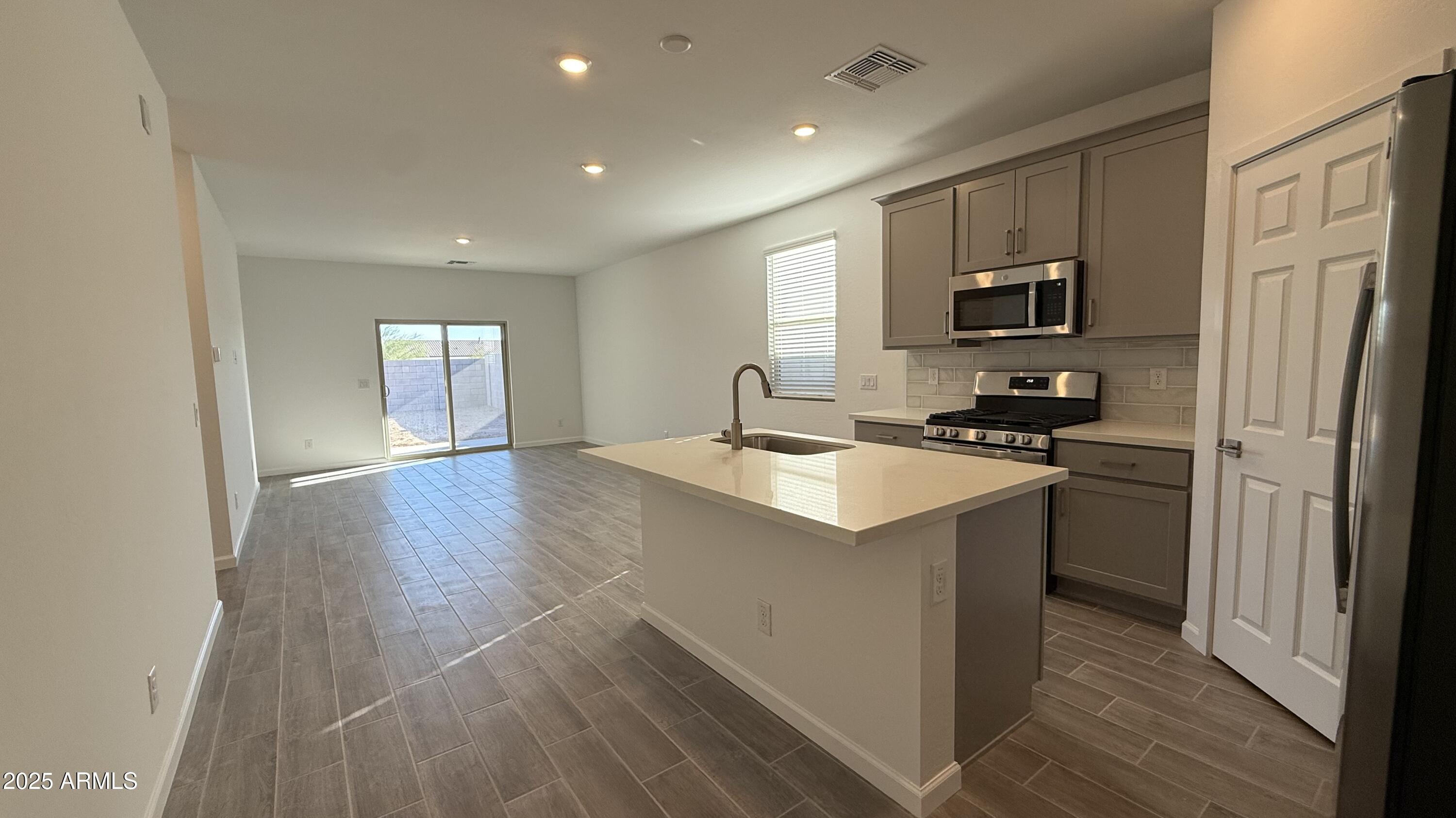 47425 W KENNER Drive